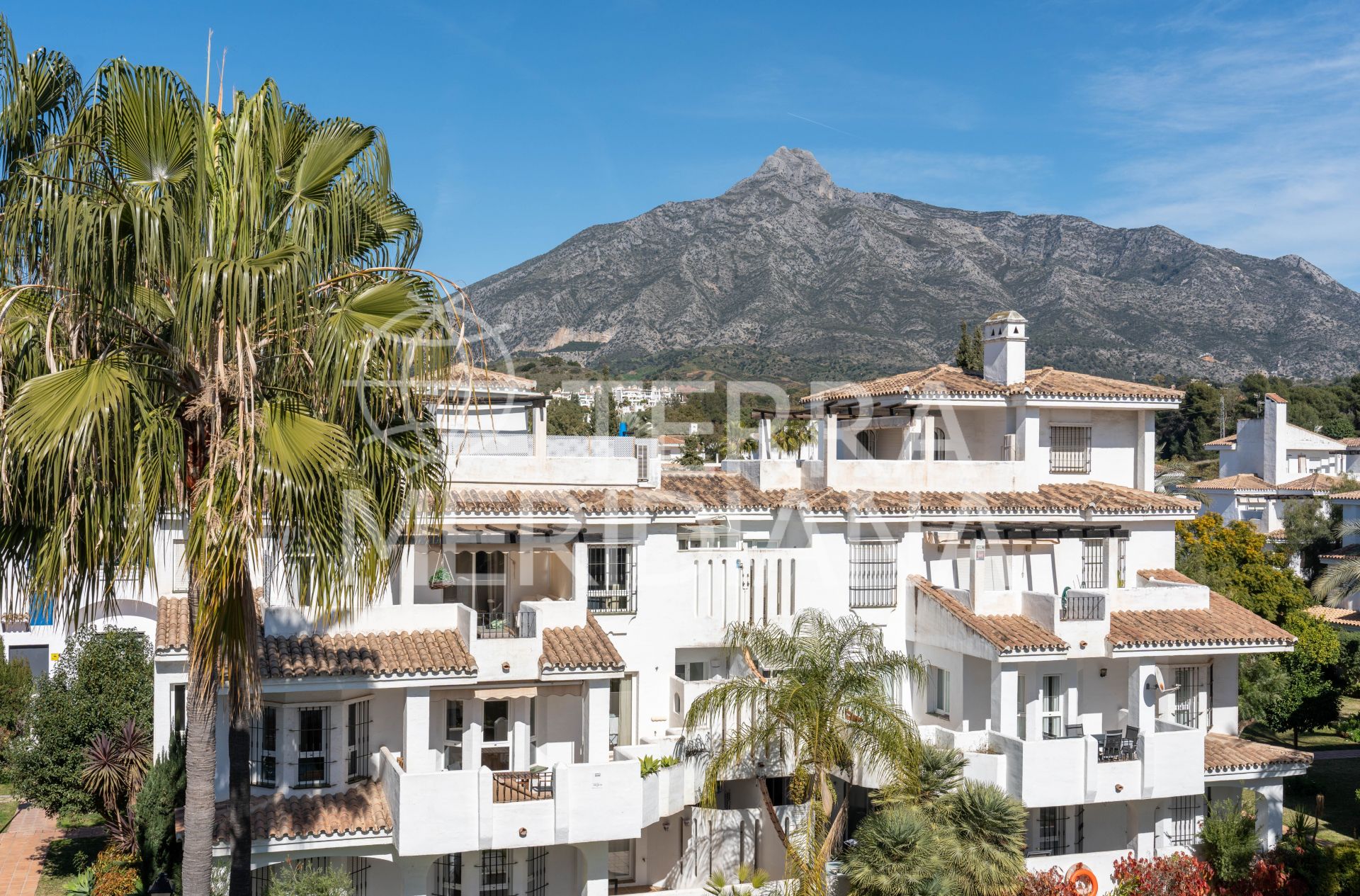 Duplex Penthouse in Los Naranjos de Marbella, Marbella