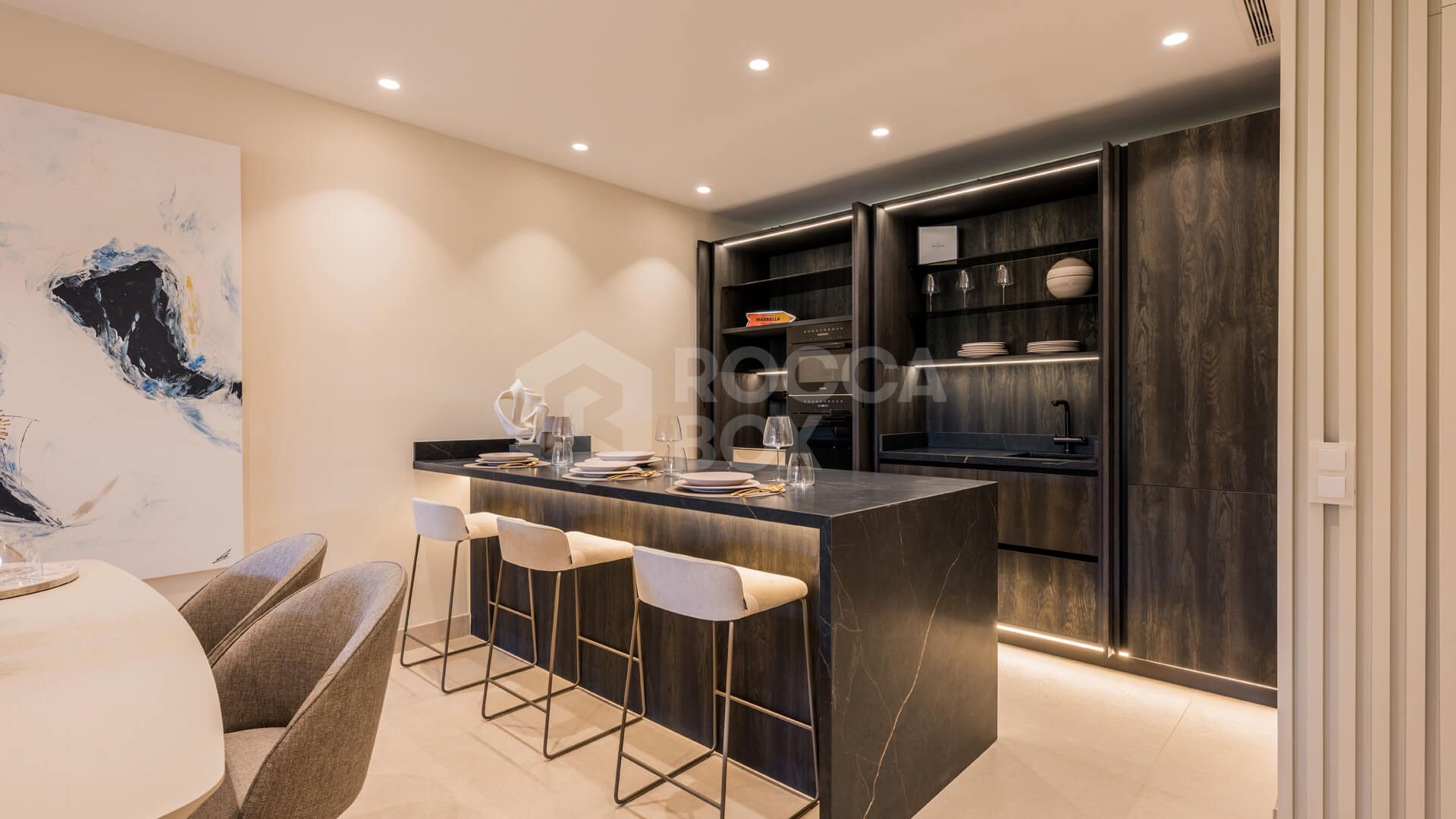 Amazing South facing 3 bedroom and 3-bathroom ground floor apartment