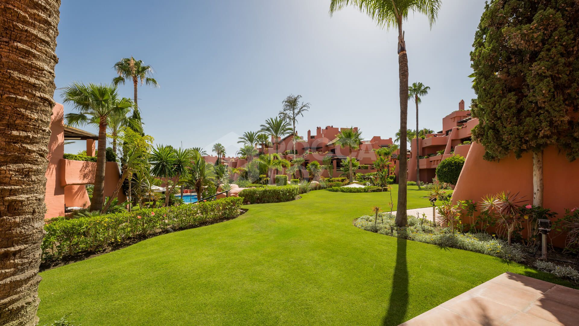 Amazing South facing 3 bedroom and 3-bathroom ground floor apartment