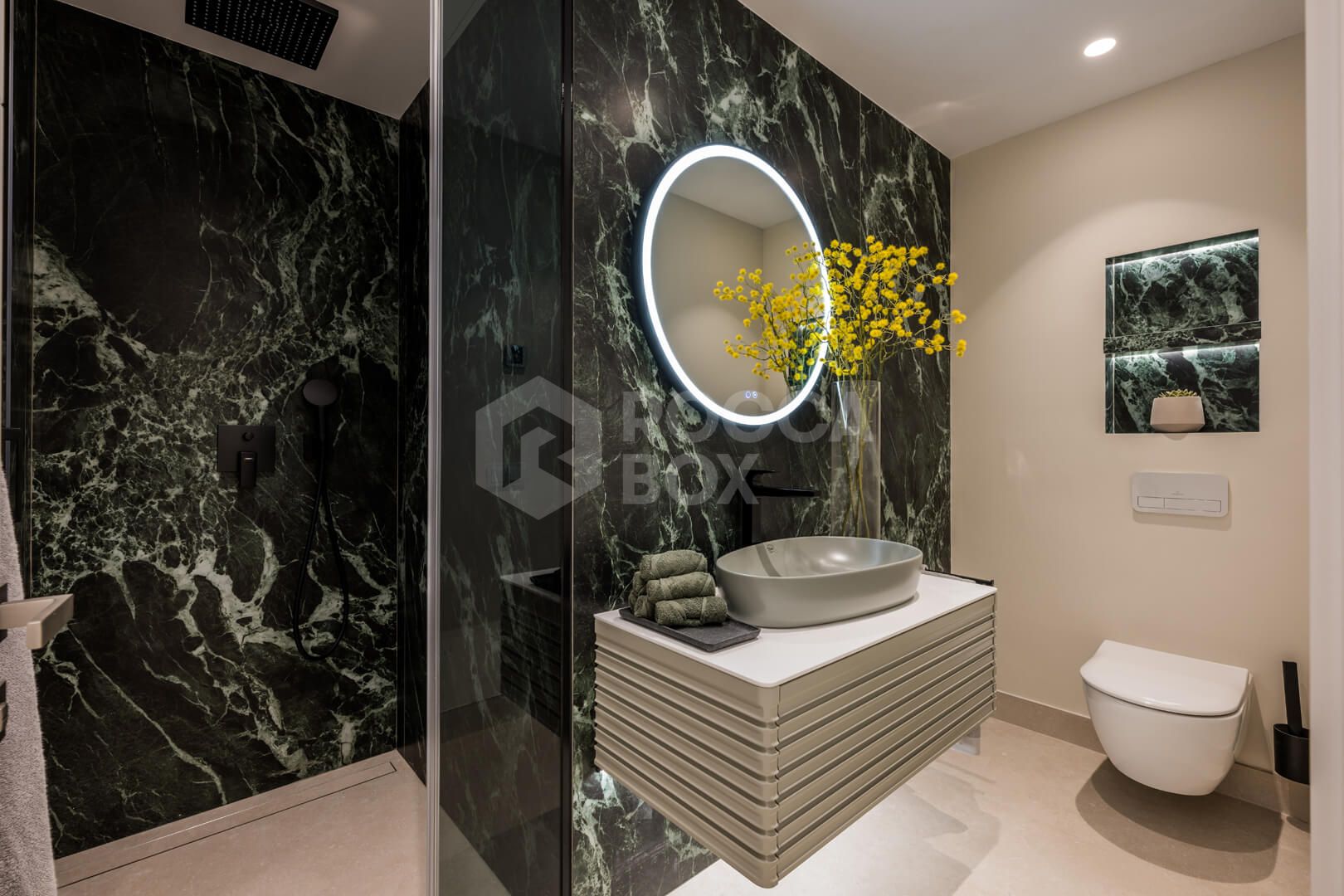 Amazing South facing 3 bedroom and 3-bathroom ground floor apartment