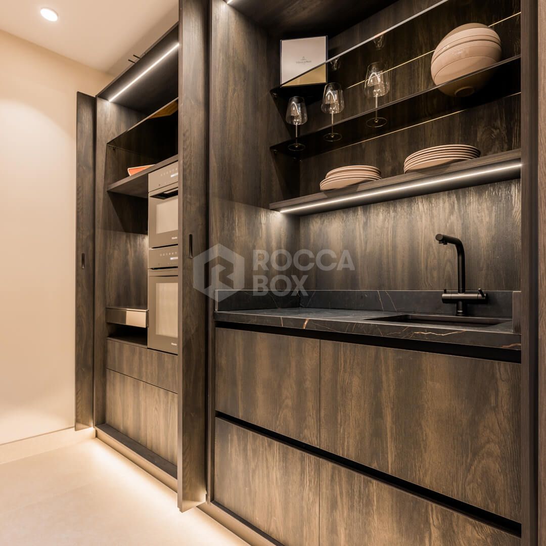 Amazing South facing 3 bedroom and 3-bathroom ground floor apartment