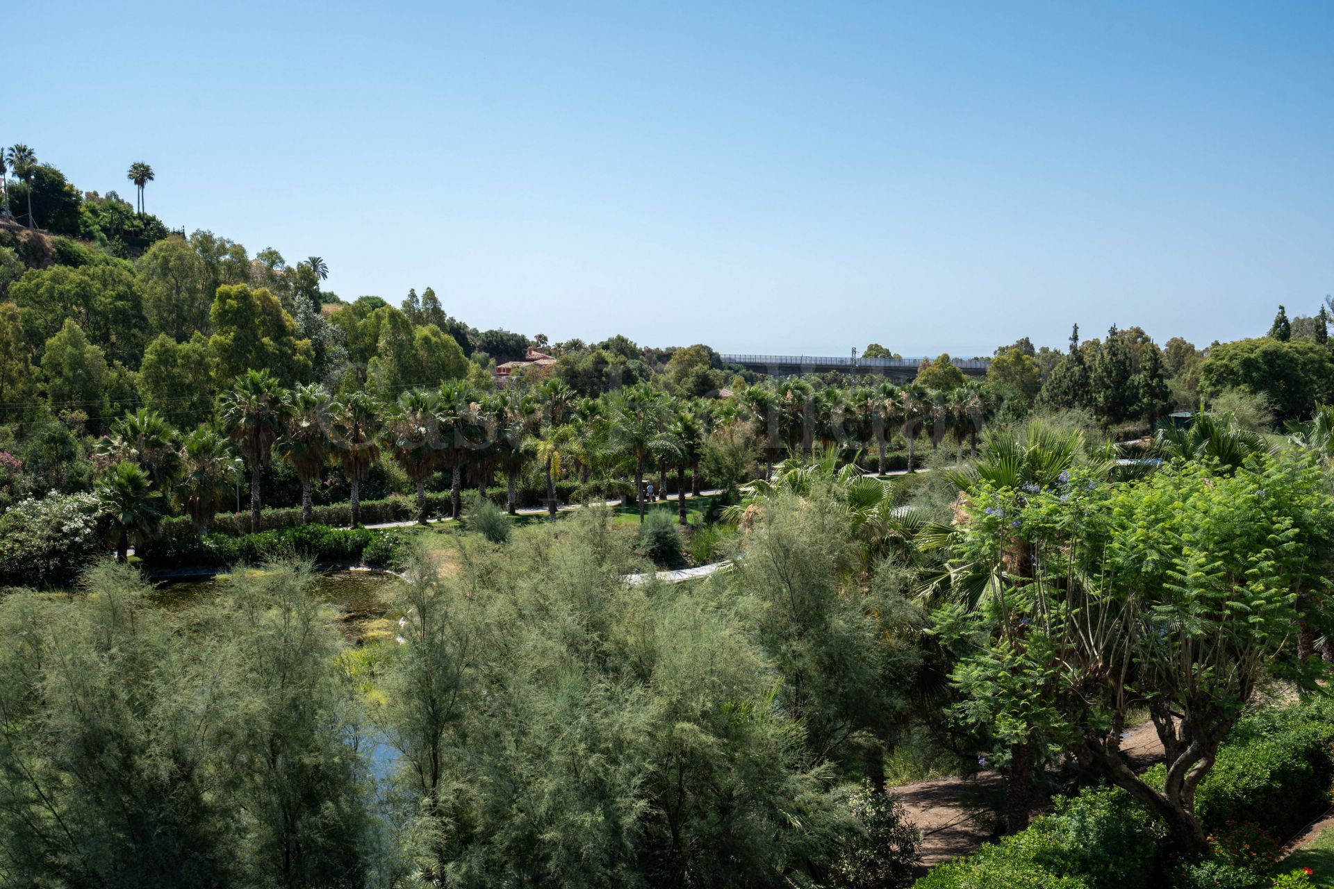 Apartamento en Los Arcos (La Quinta), Benahavis