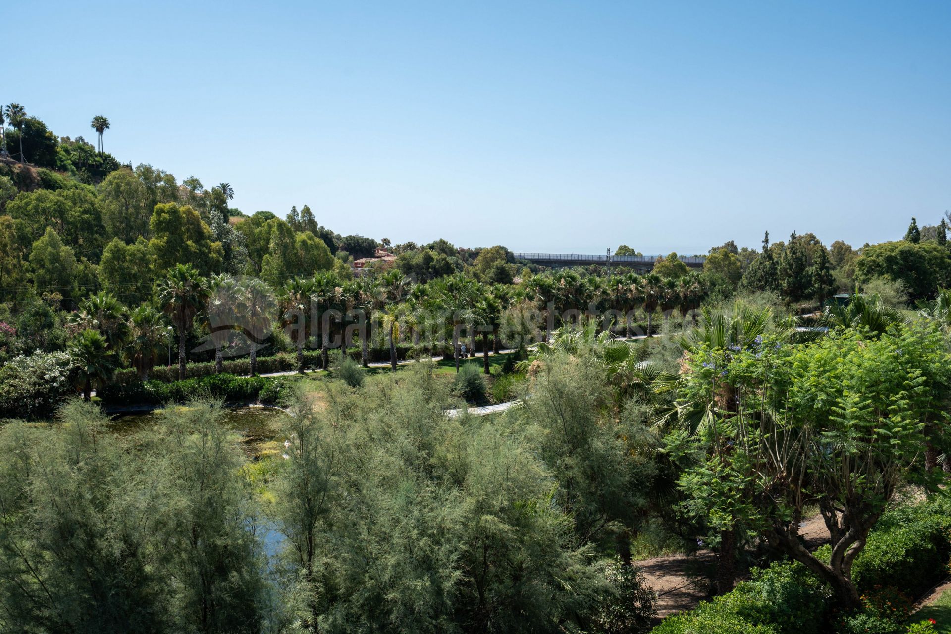 Apartment in Los Arcos (La Quinta), Benahavis