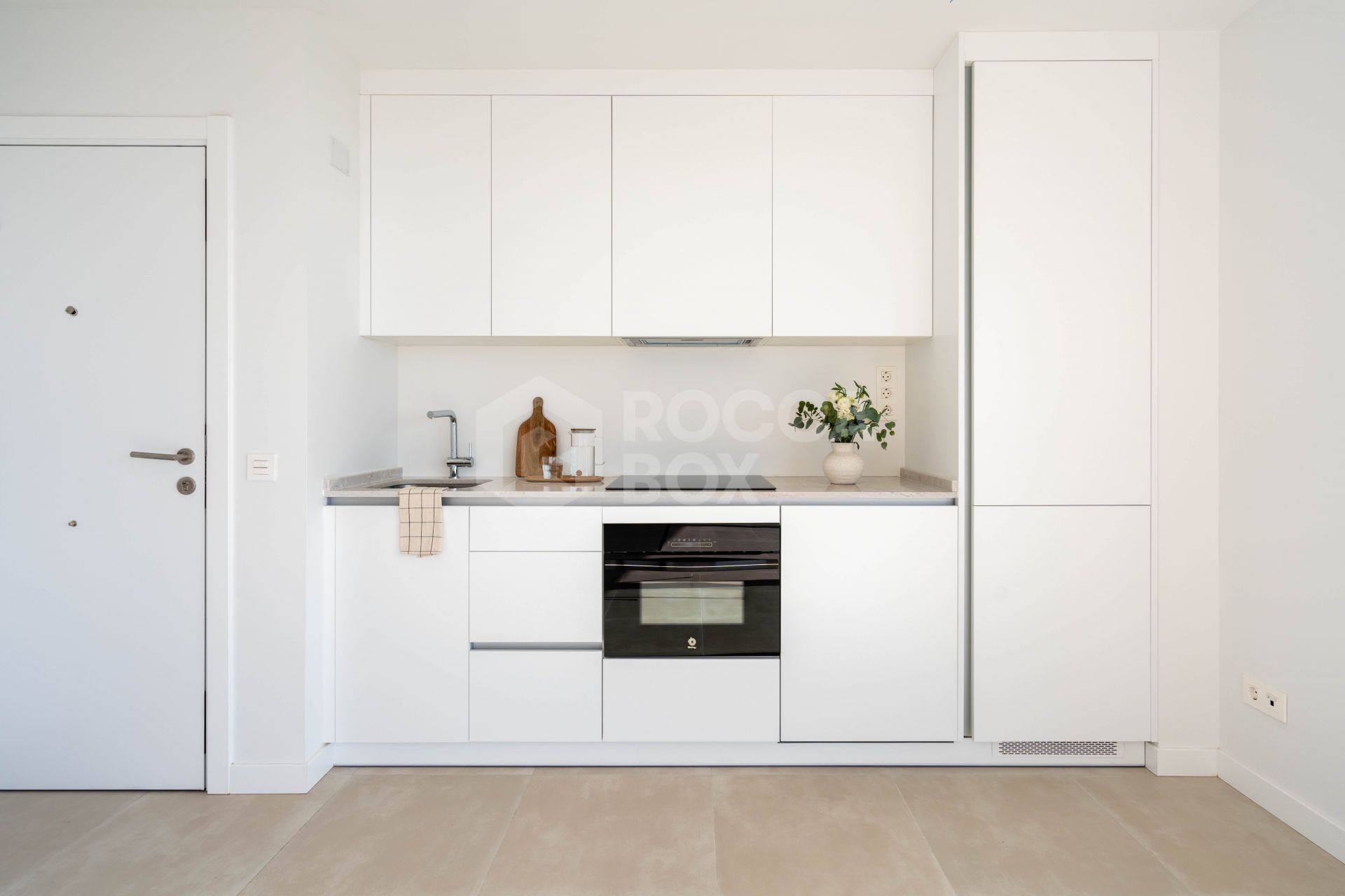 Discover the perfect blend of luxury and convenience with this brand-new corner apartment in the highly sought-after Higueron West.