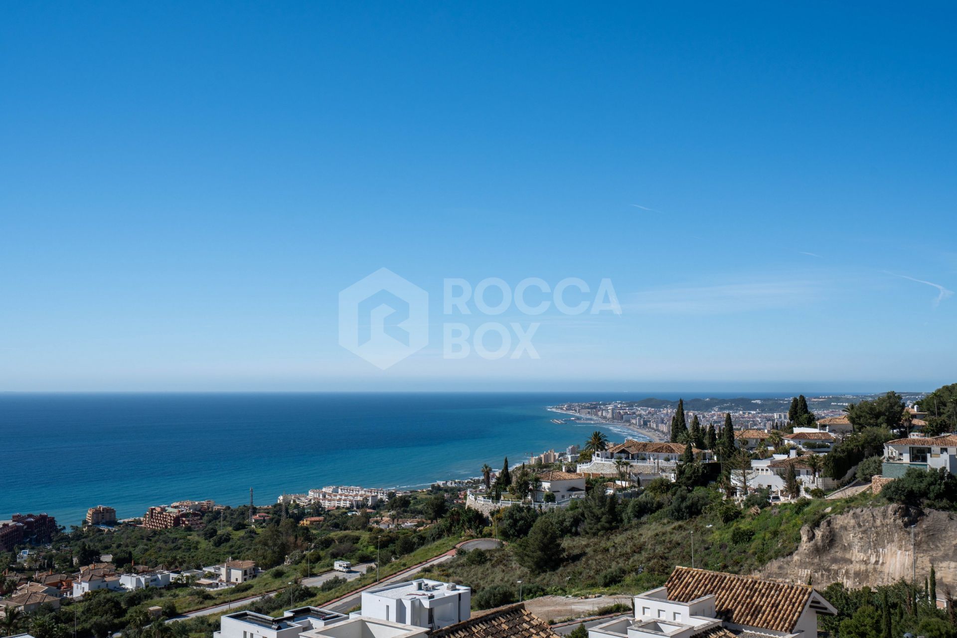 Stunning Newly Built Penthouse in Benalmadena: Breathtaking Views, Luxury Living!