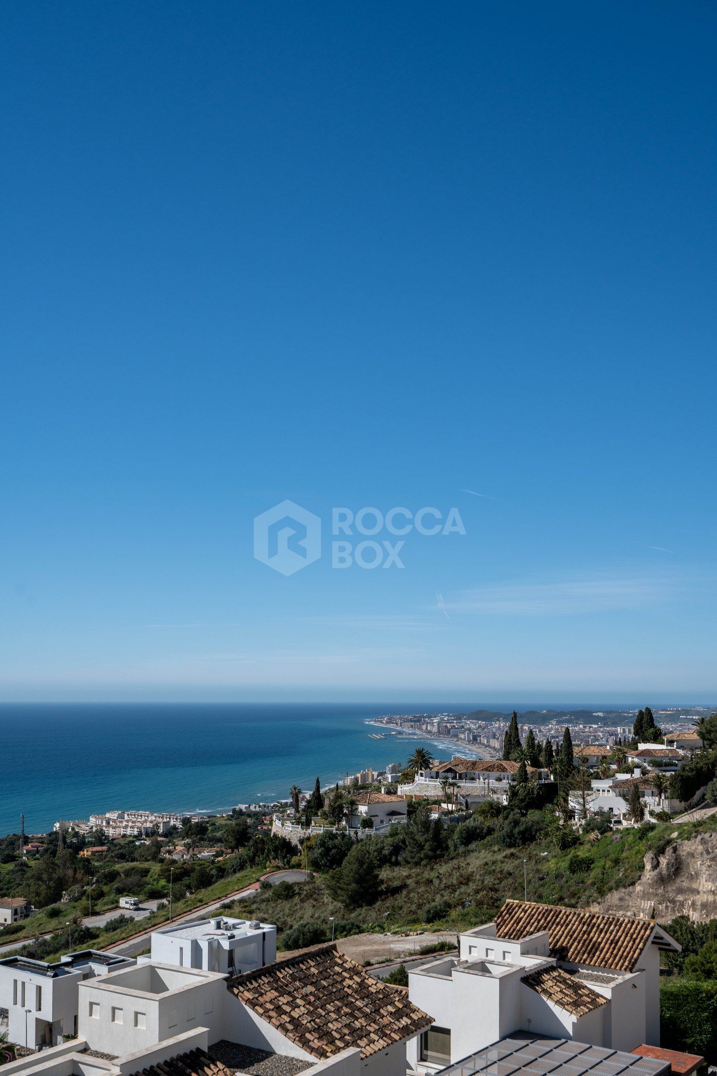 Stunning Newly Built Penthouse in Benalmadena: Breathtaking Views, Luxury Living!
