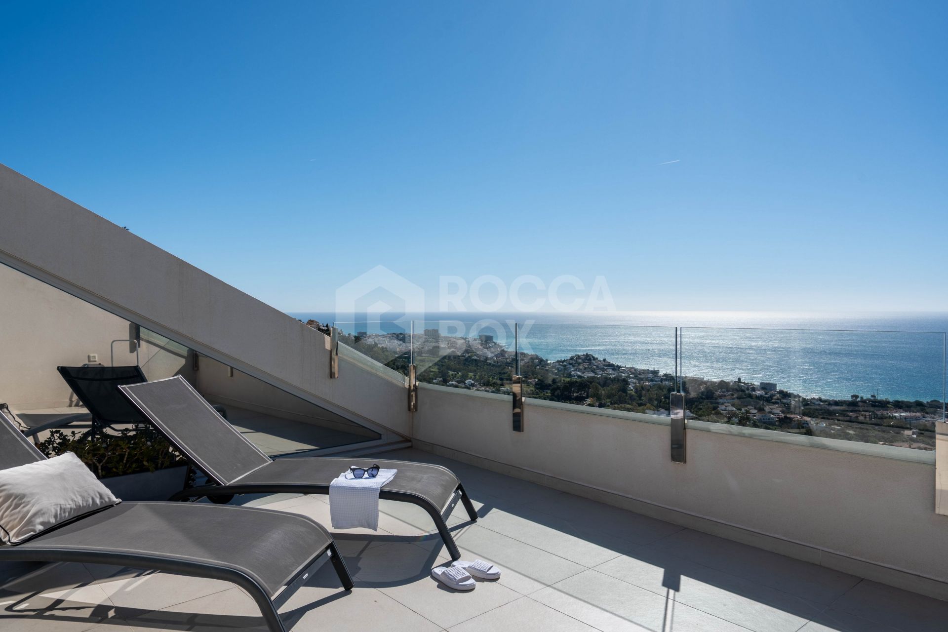 Stunning Newly Built Penthouse in Benalmadena: Breathtaking Views, Luxury Living!