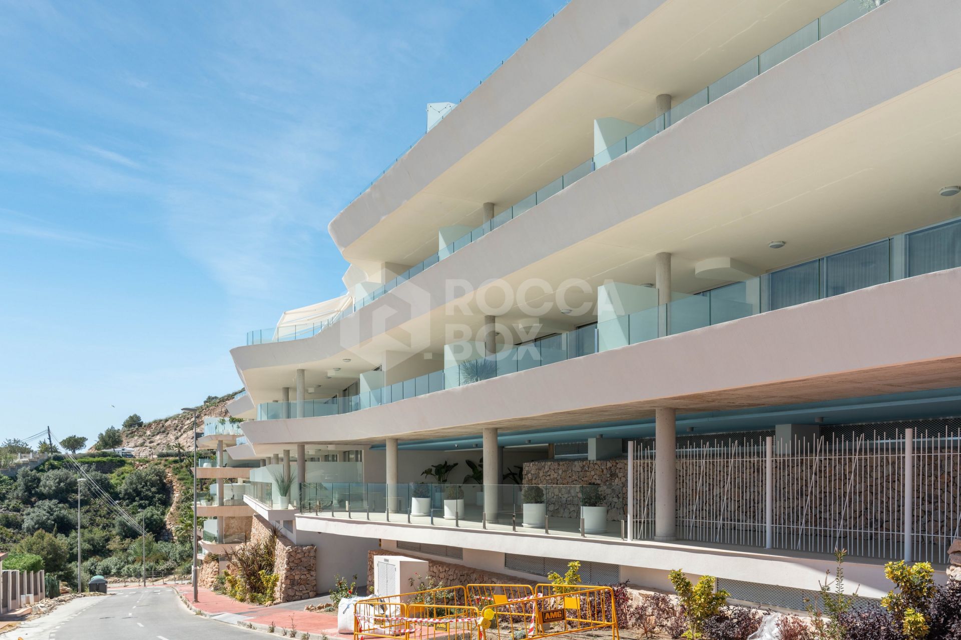Stunning Newly Built Penthouse in Benalmadena: Breathtaking Views, Luxury Living!