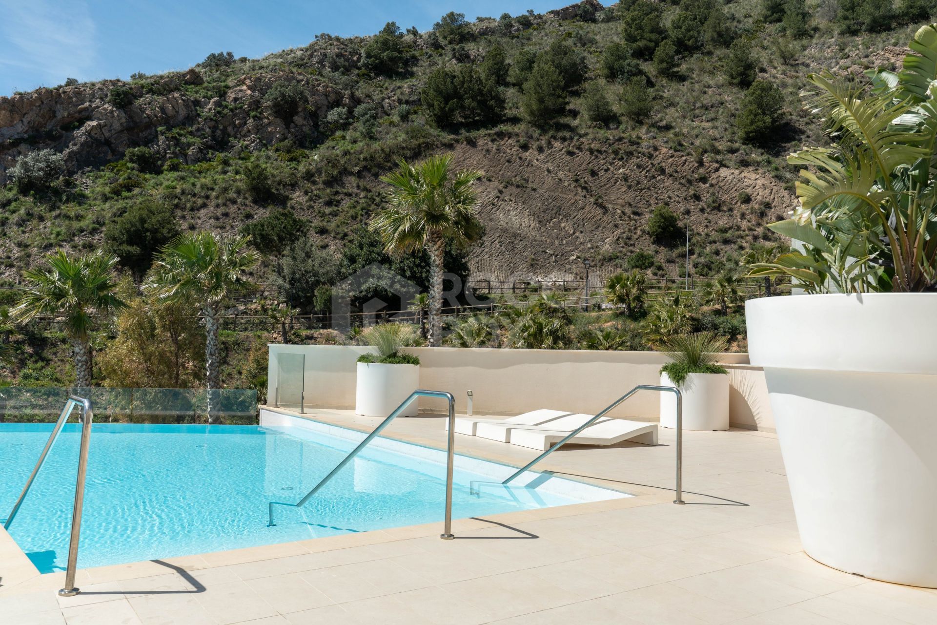 Stunning Newly Built Penthouse in Benalmadena: Breathtaking Views, Luxury Living!
