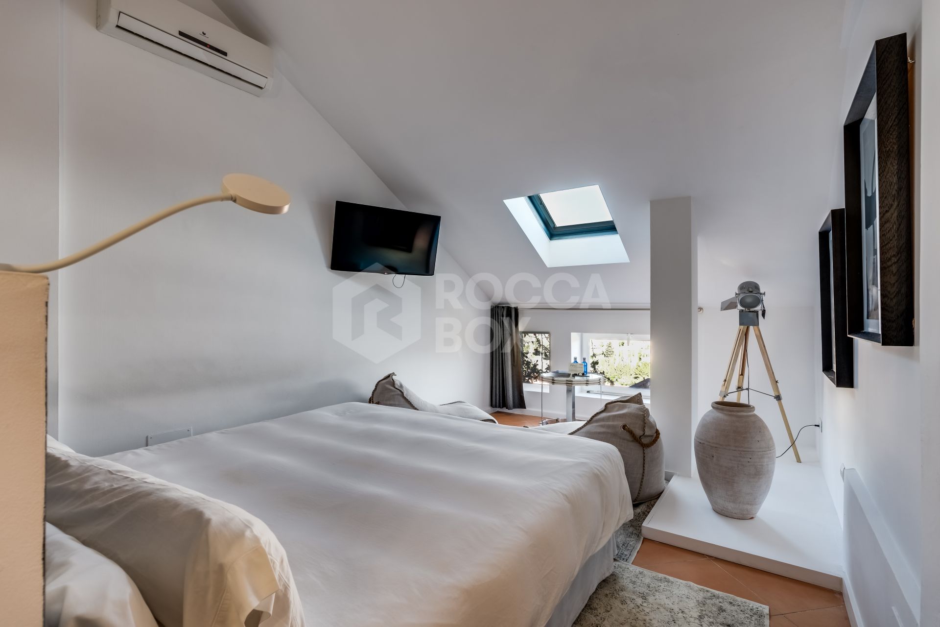 Incredible property with panoramic views!