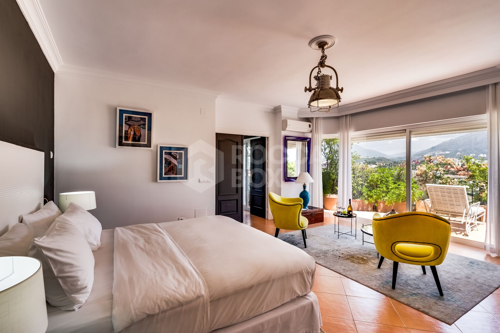 Incredible property with panoramic views!