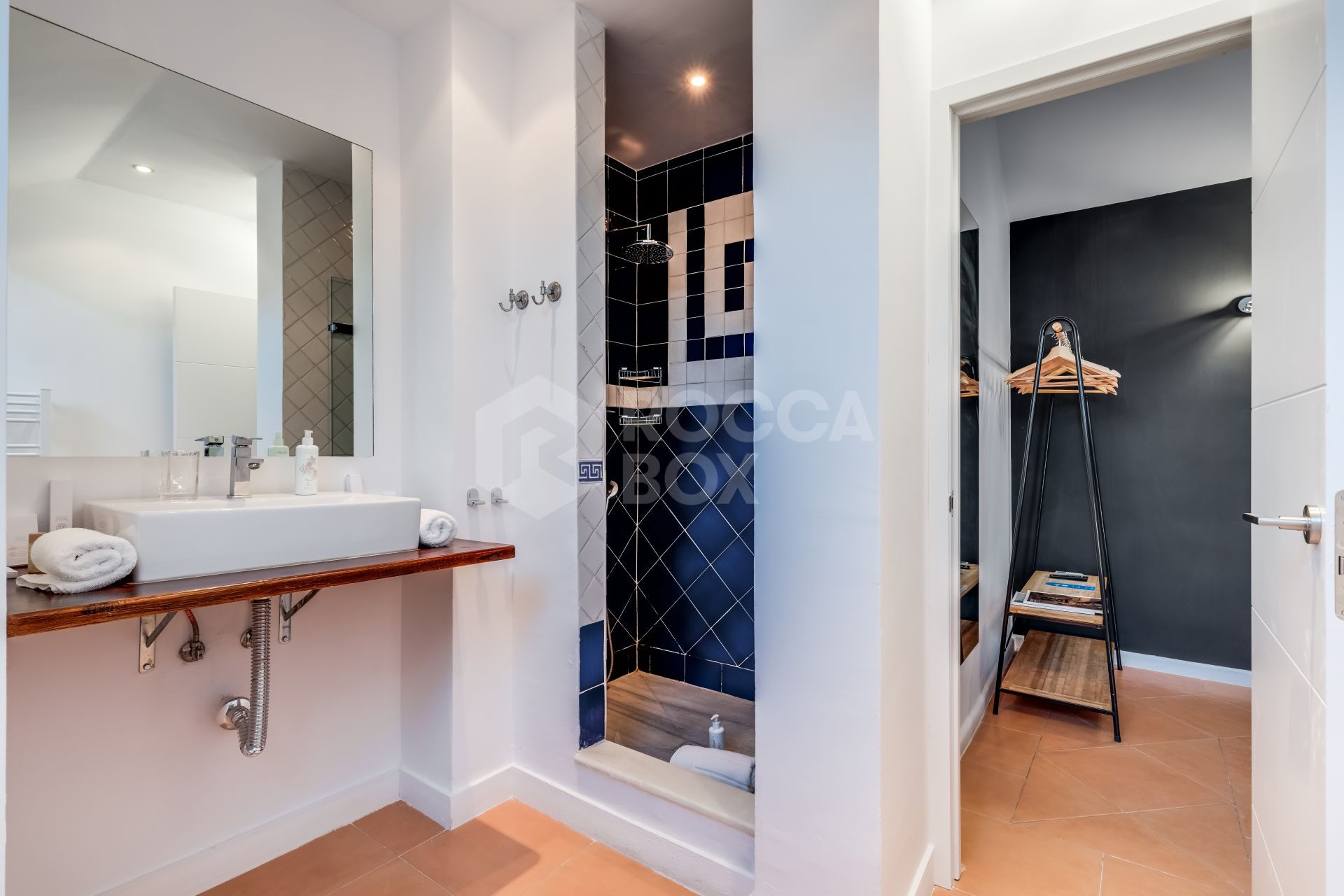 Amazing property with panoramic views!