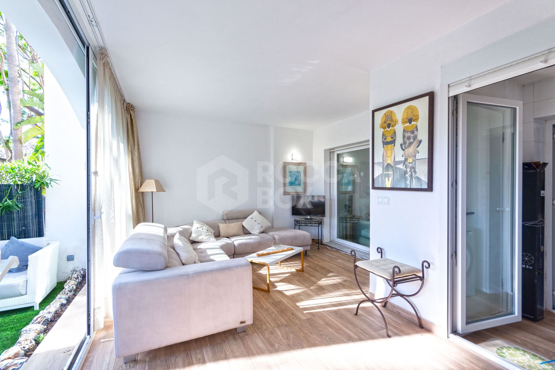 Ground floor flat for & rent with private garden, Dama de Noche