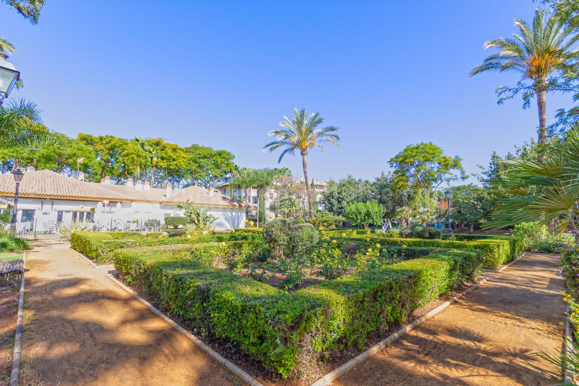 Ground Floor Apartment in La Dama de Noche, Marbella