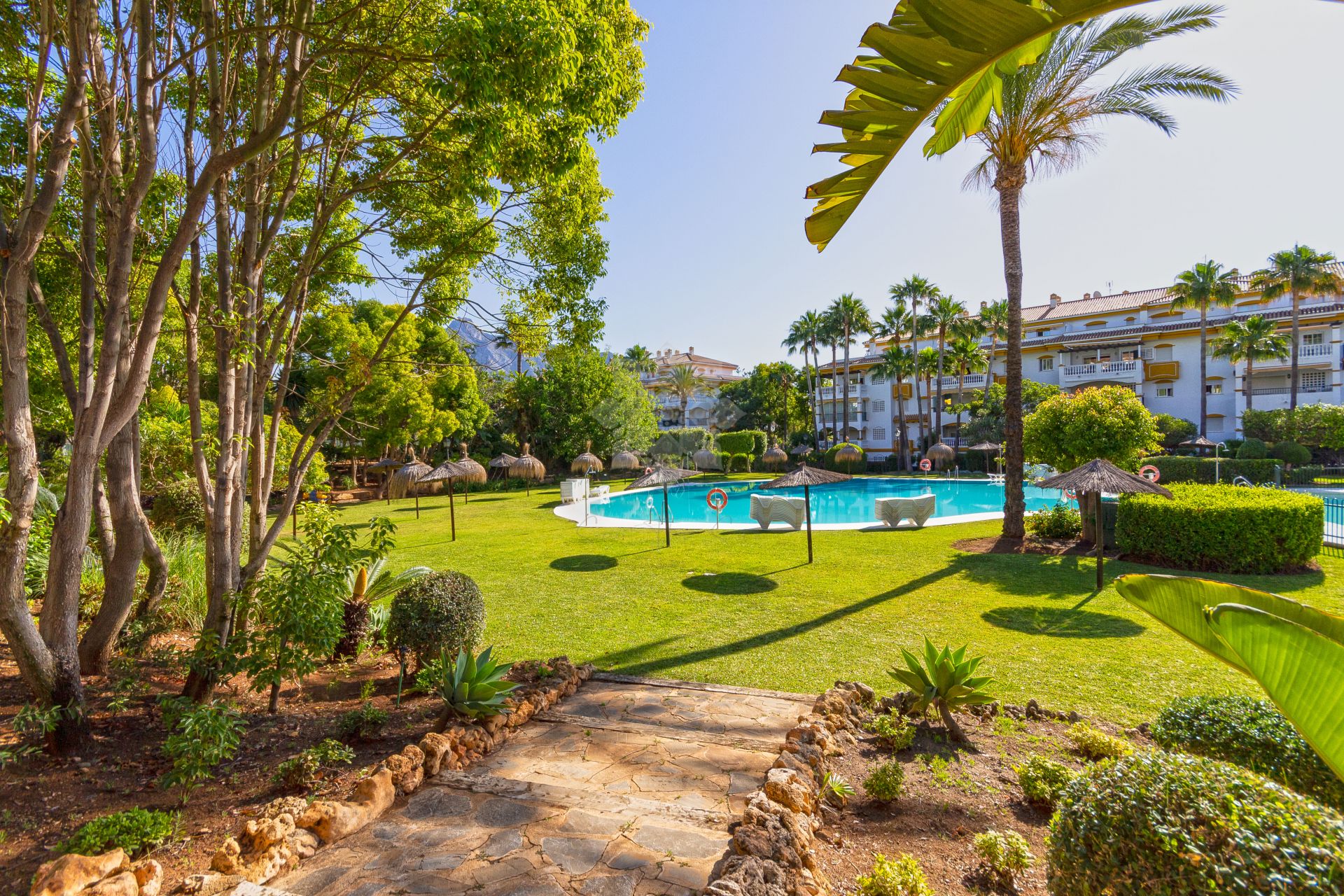 Apartament na parterze w La Dama de Noche, Marbella