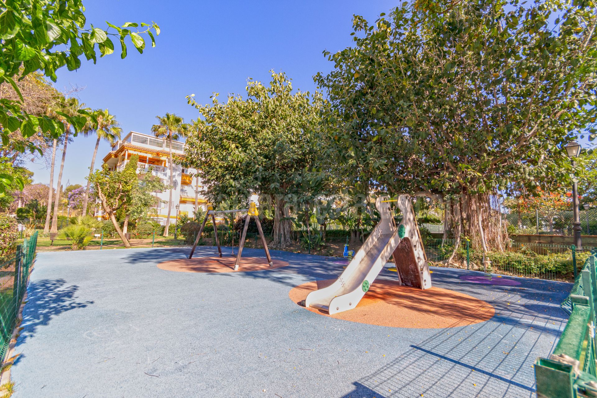 Ground Floor Apartment in La Dama de Noche, Marbella