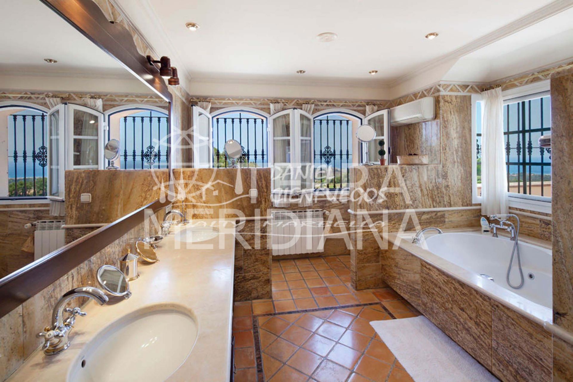Villa in Los Altos de los Monteros, Marbella
