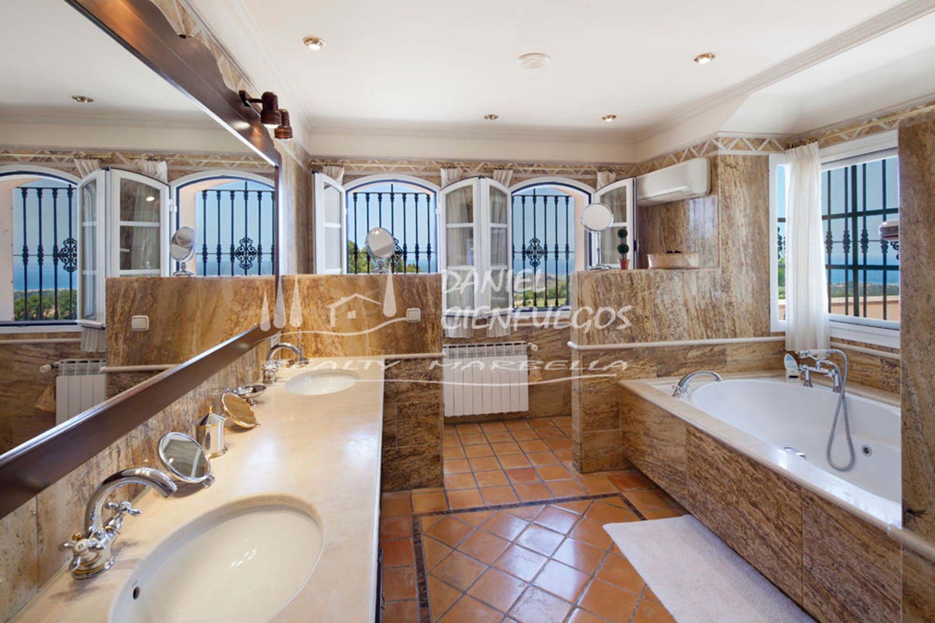 Villa in Los Altos de los Monteros, Marbella