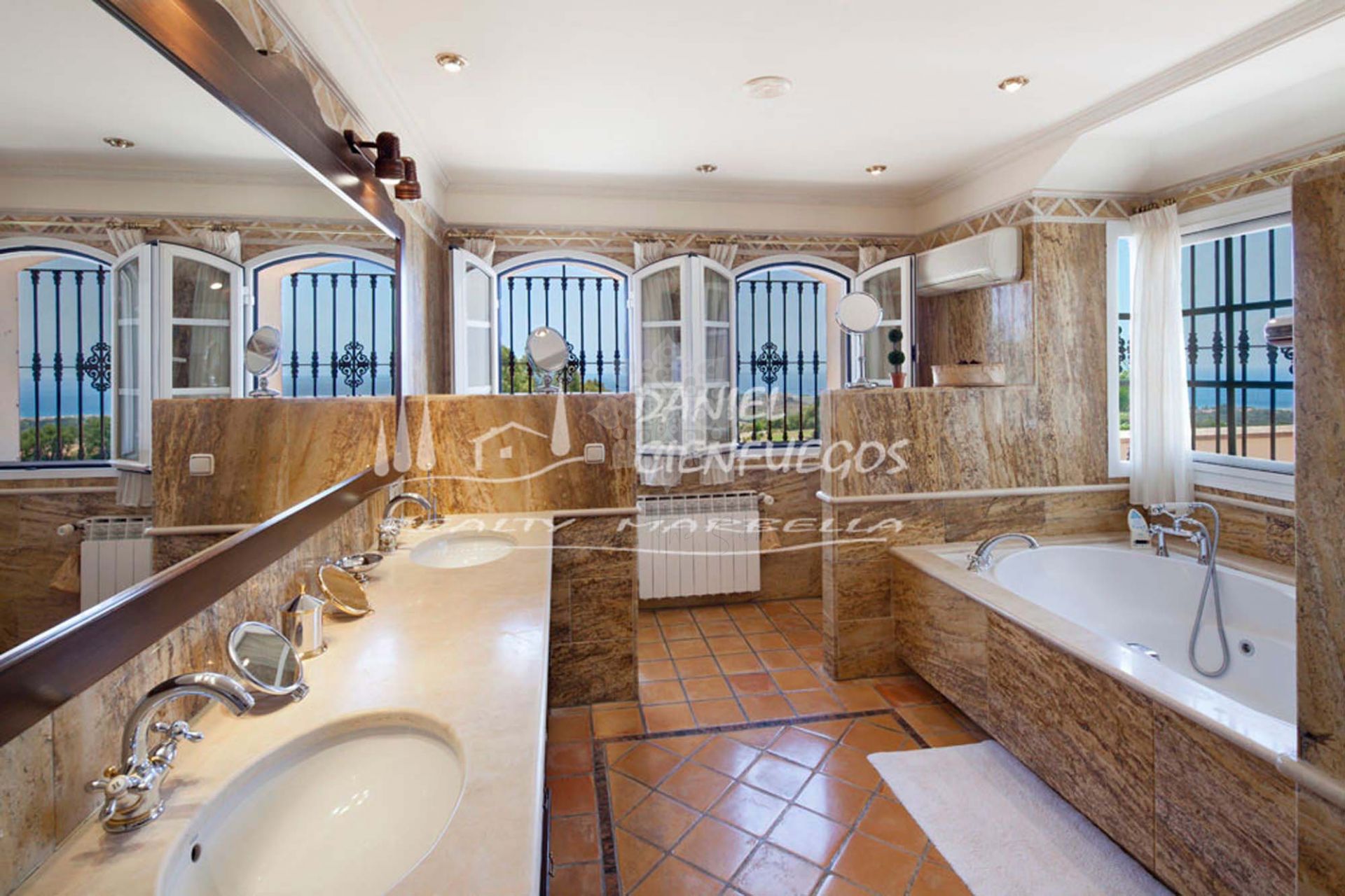 Villa in Los Altos de los Monteros, Marbella