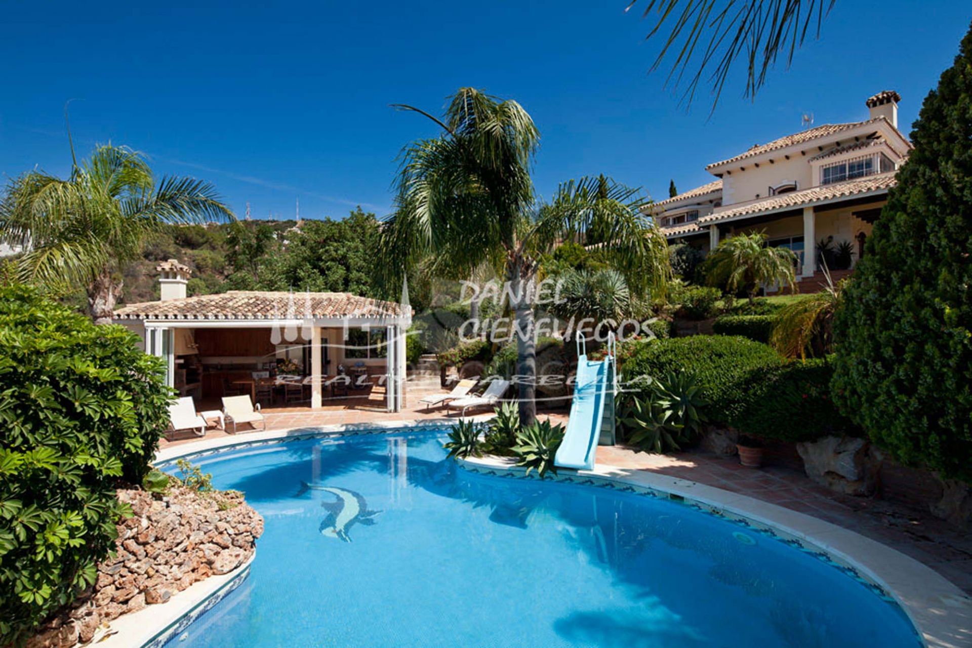 Villa en Los Altos de los Monteros, Marbella