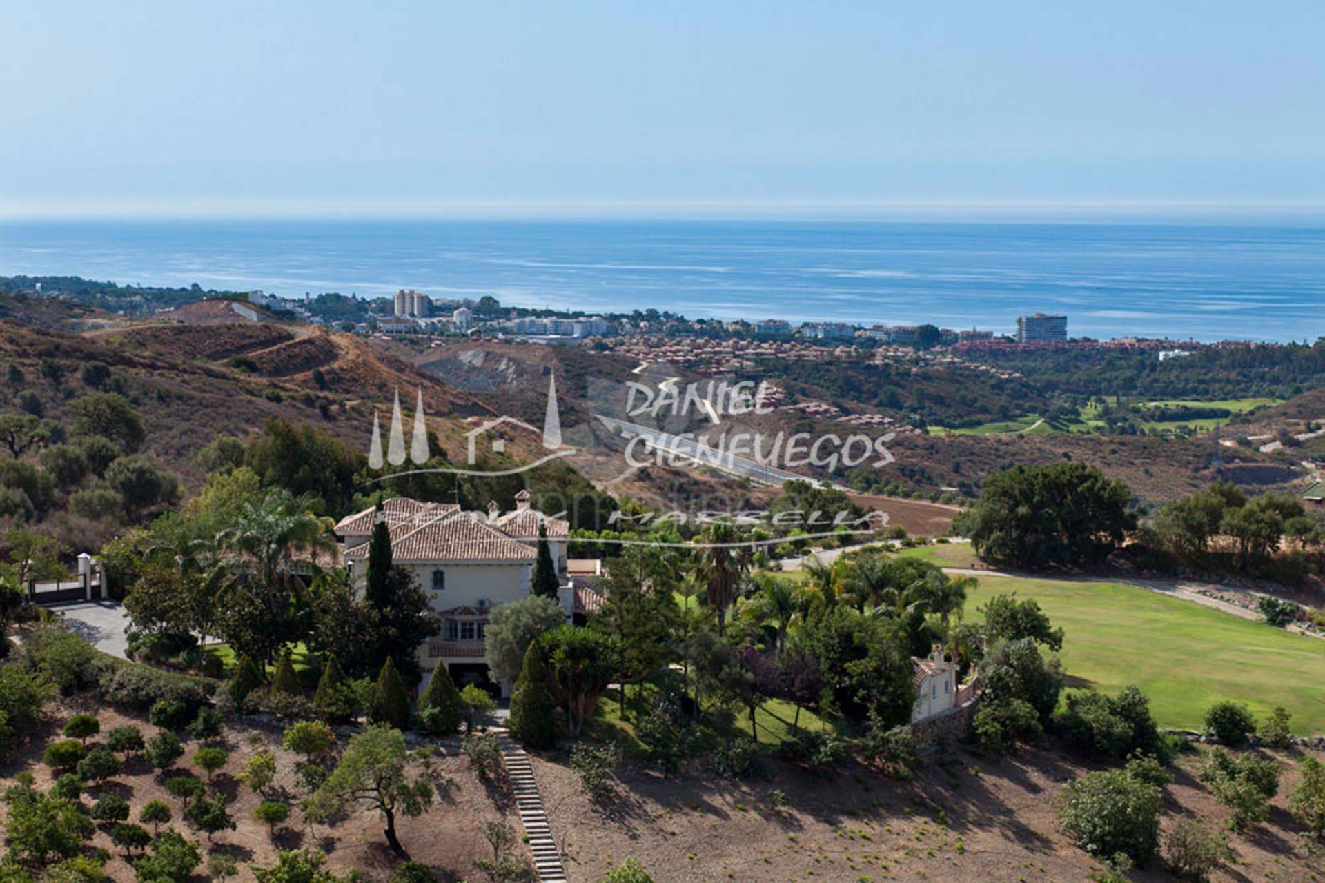 Villa en Los Altos de los Monteros, Marbella