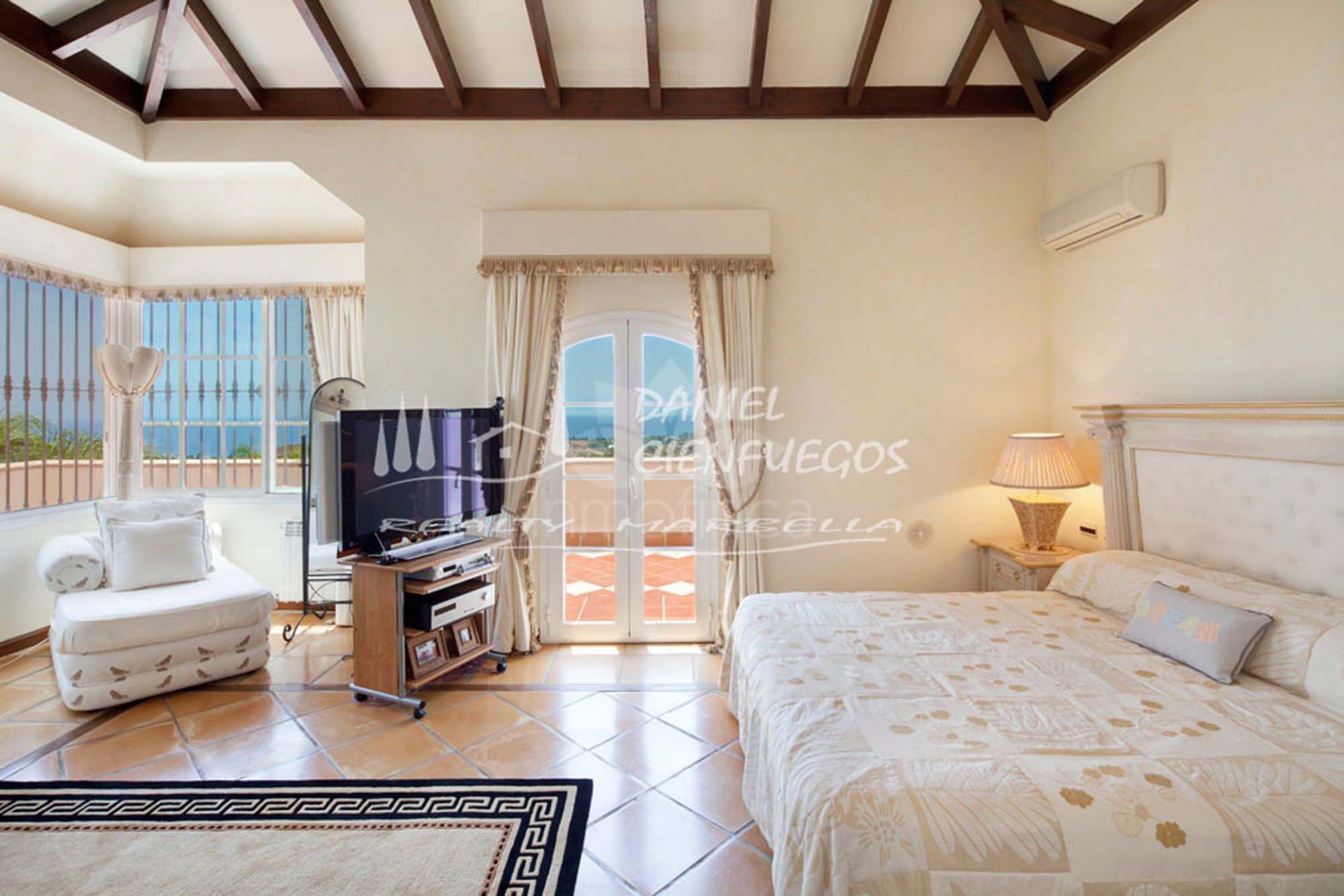 Villa en Los Altos de los Monteros, Marbella