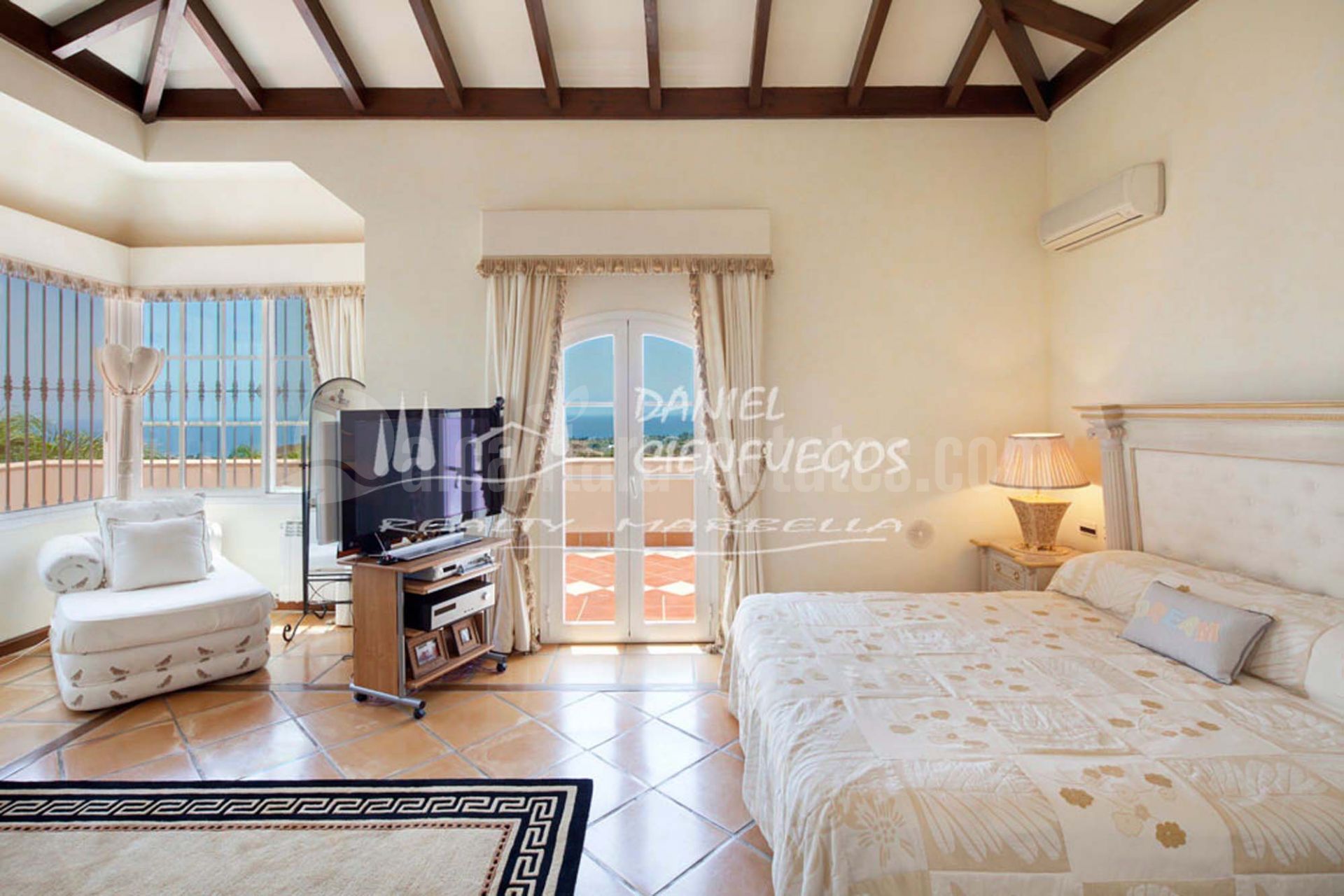 Villa in Los Altos de los Monteros, Marbella