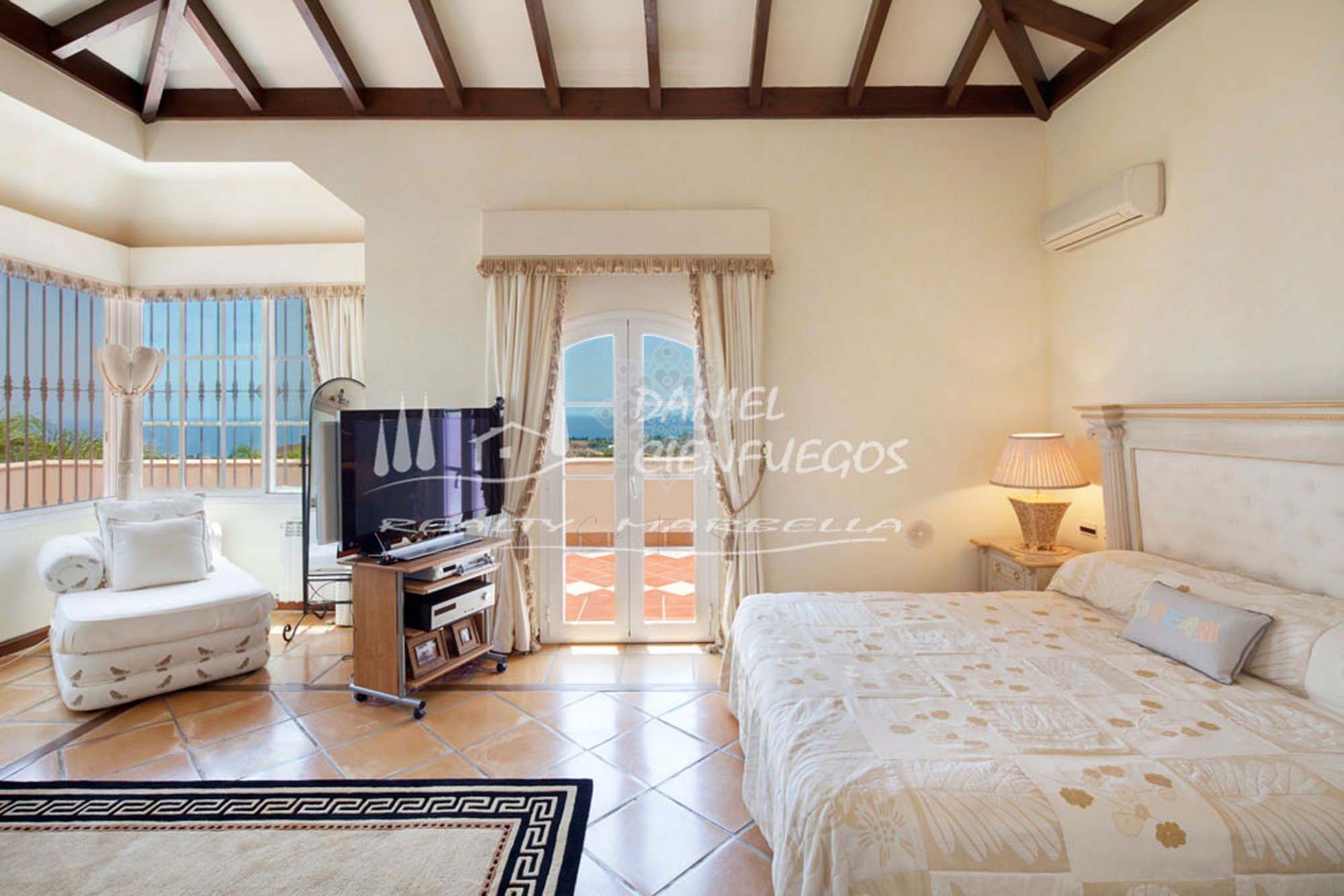 Villa in Los Altos de los Monteros, Marbella