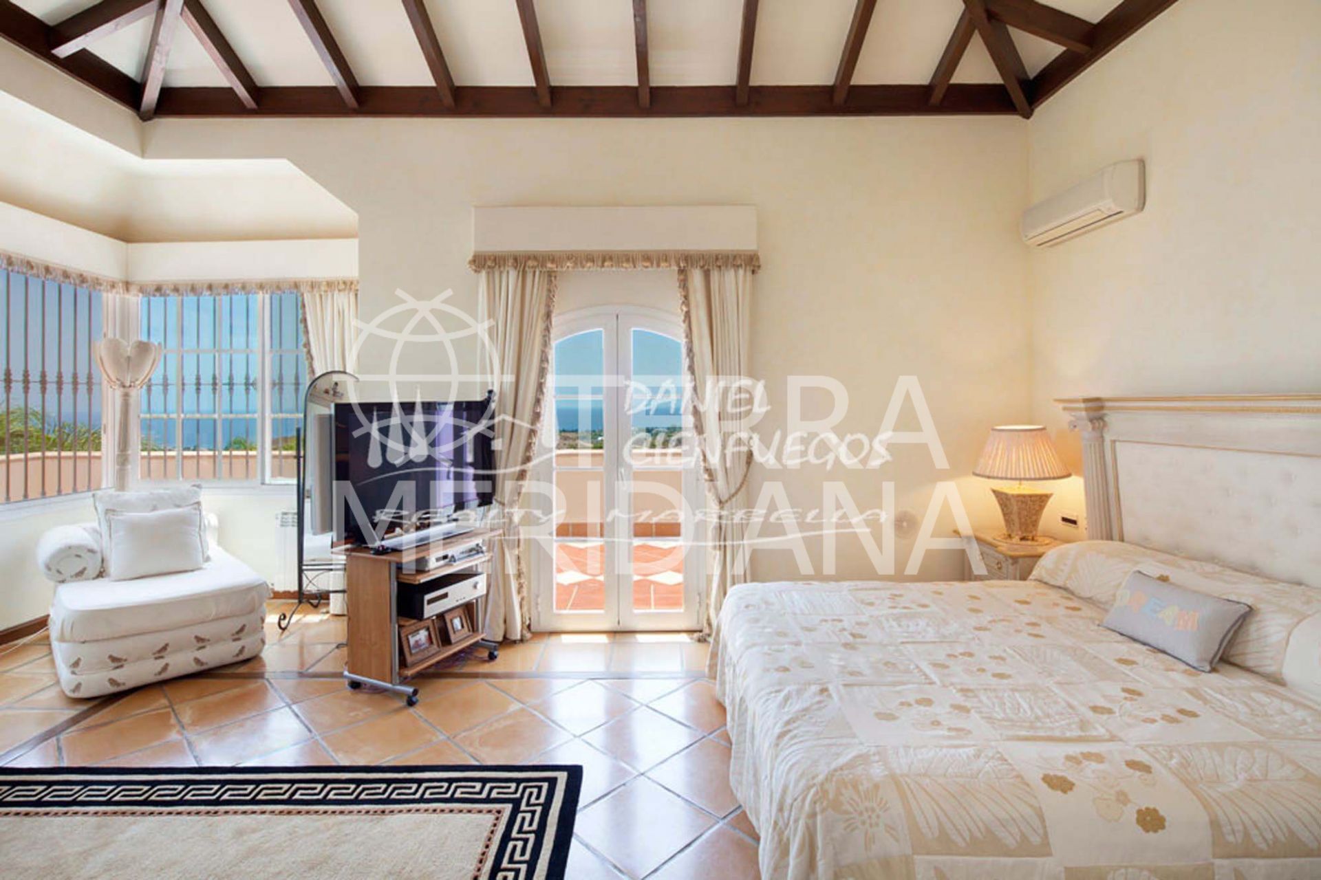 Villa in Los Altos de los Monteros, Marbella