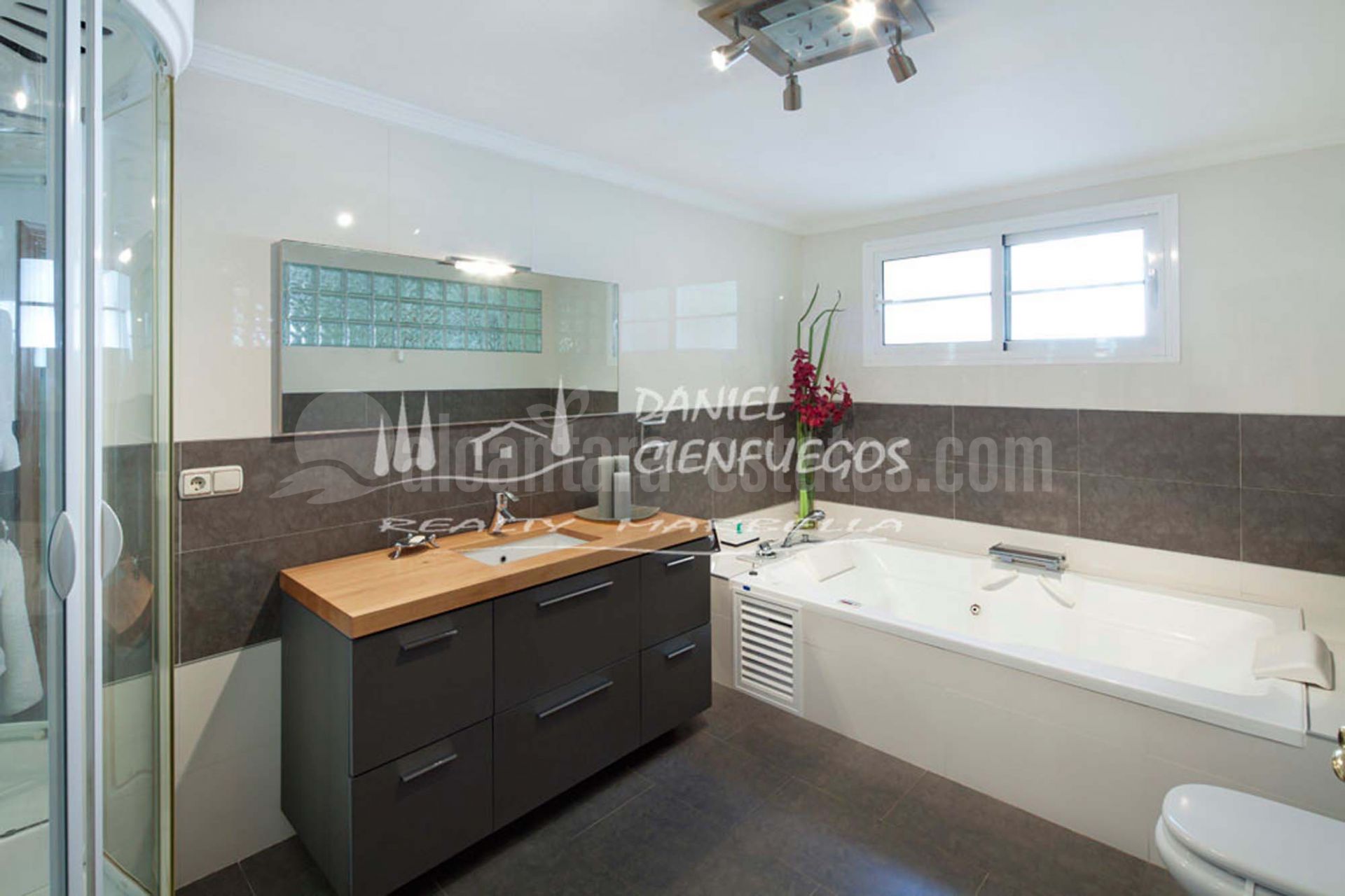 Villa in Los Altos de los Monteros, Marbella