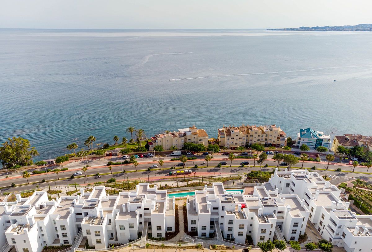 Luxury development with stunning views to the sea in Torrequebrada