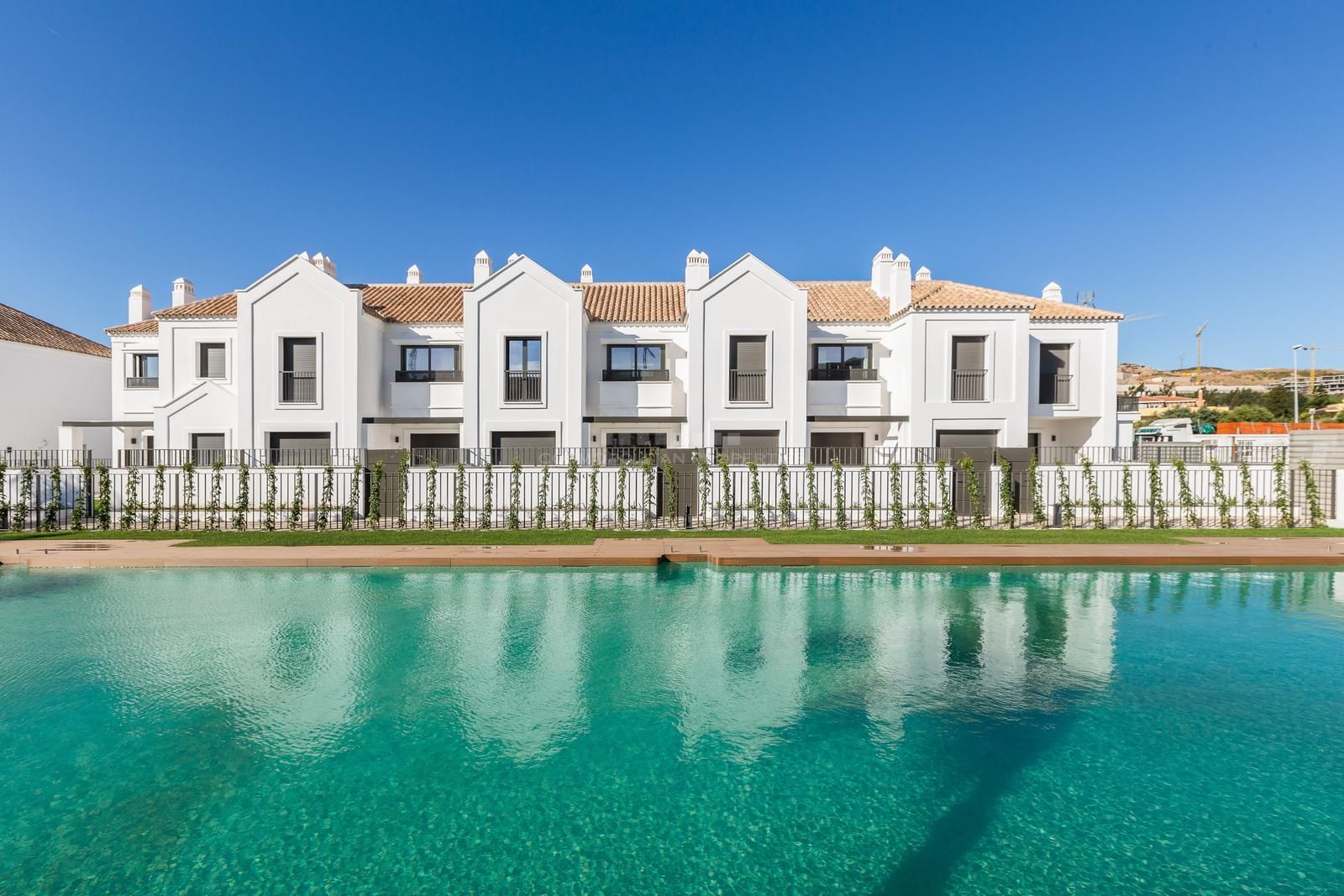 Development in Cala de Mijas, Михас Коста