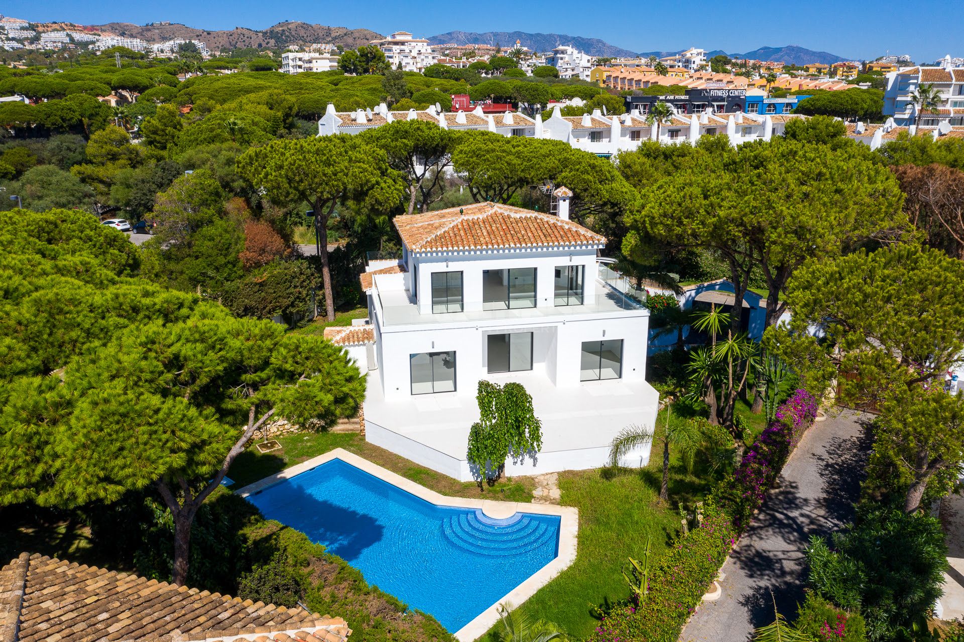 Villas for sale in Calahonda, Mijas Costa