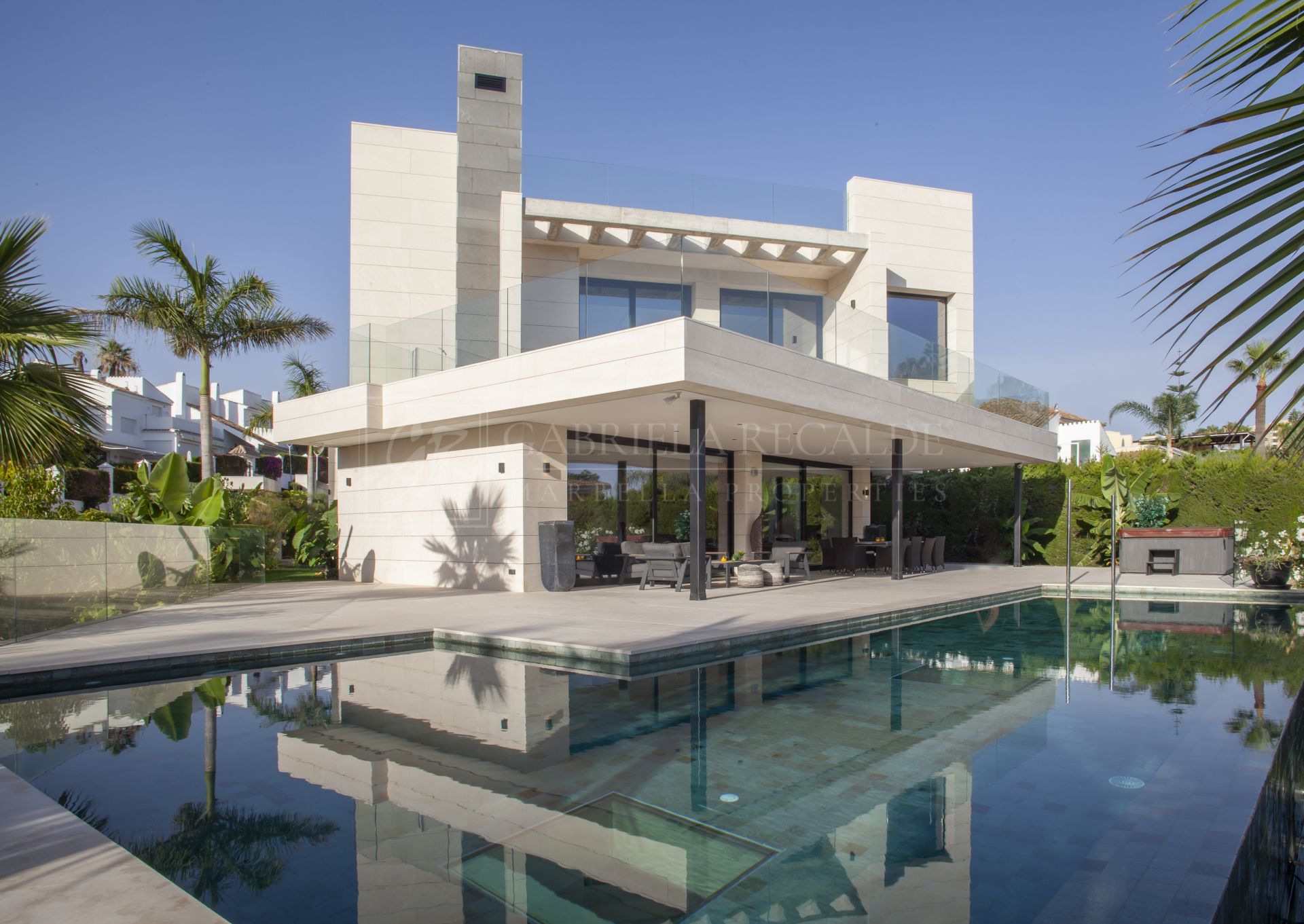 Fantastic Contemporary Villa with Mountain Views in Parcelas del Golf