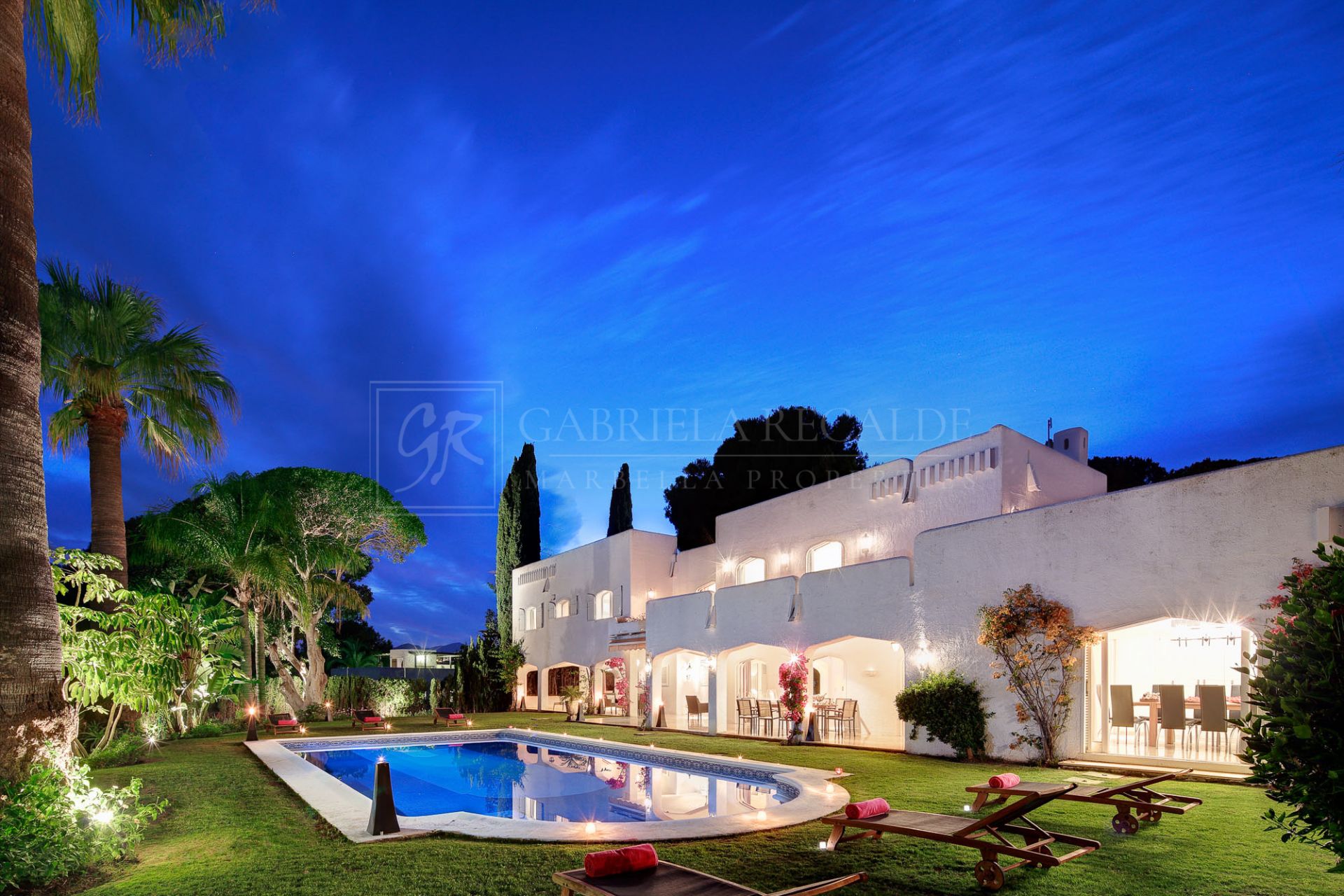 AUTHENTIC ANDALUSIAN-STYLE VILLA CLOSE TO PUERTO BANÚS.