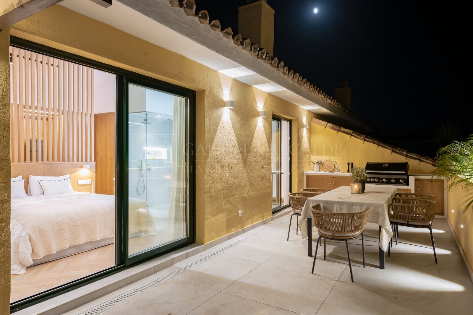 Spectacular Duplex Penthouse with sea views on the New Golden Mile
