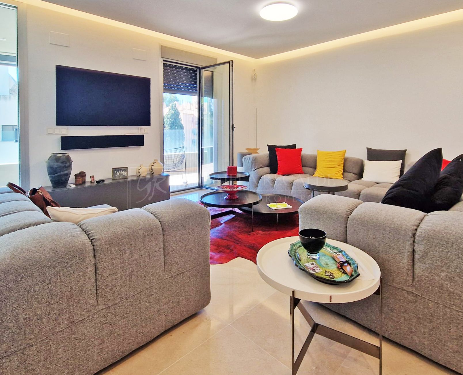 Stylish 3-Bed Apartment in Puerto Banús with Garage and Storage