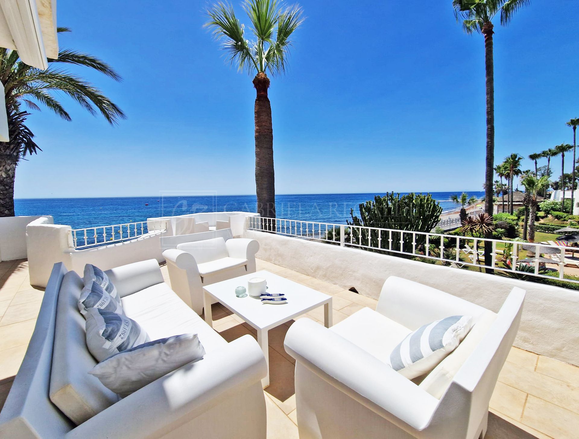 Bright 3 Bedroom Apartment With Big Terrace in Puerto Banus