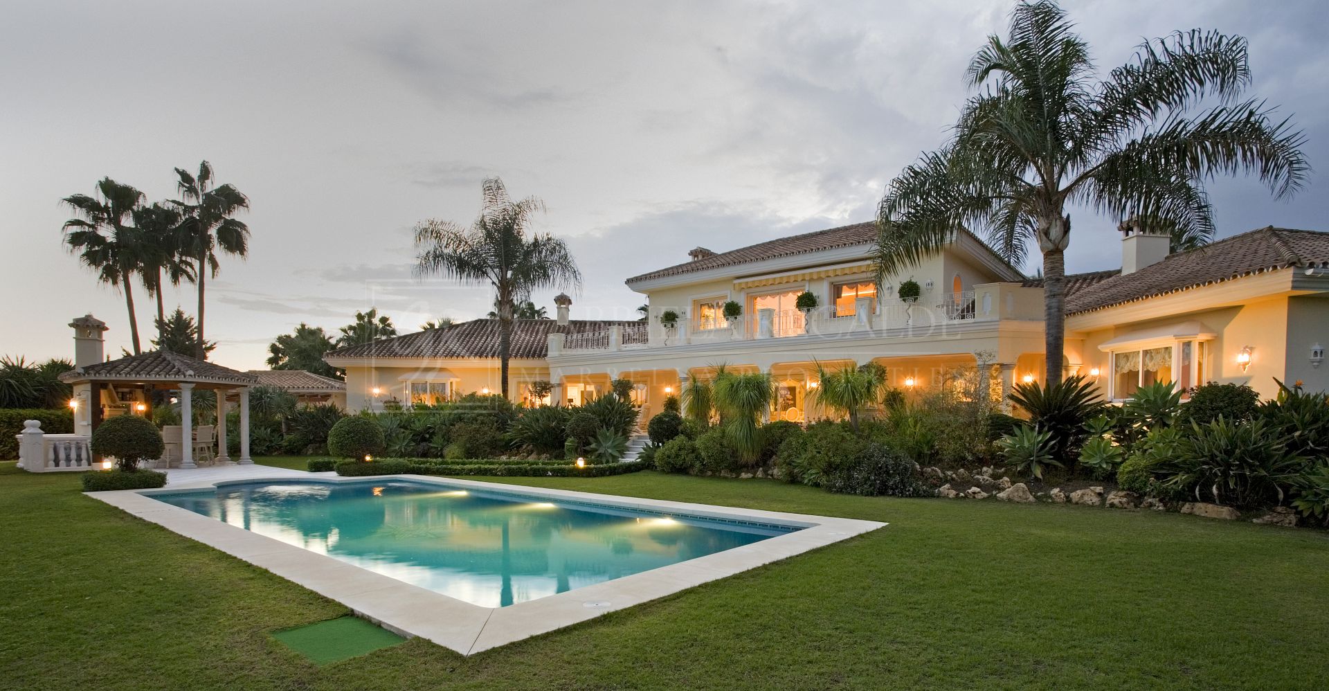 Villa in Nueva Andalucia