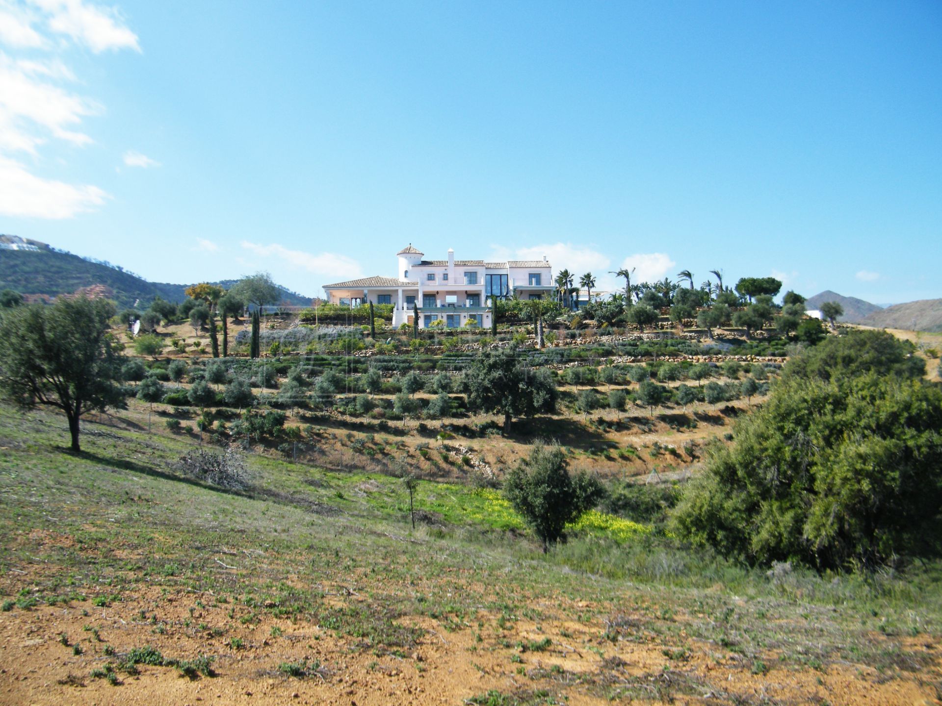 Breathtaking 8 Bedroom Property with 360º views to the Sea, Mountain, Valley, and Beautiful Surrounding Countryside