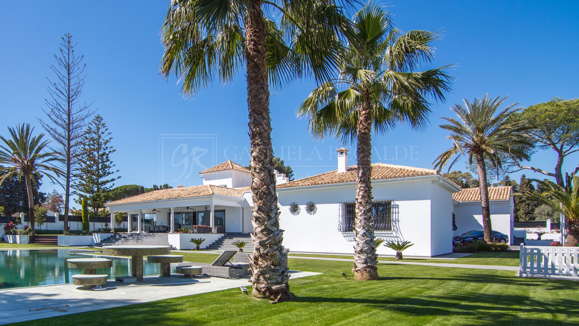 Truly Spectacular Renovated Villa in One of the Best Locations of the Golden Mile