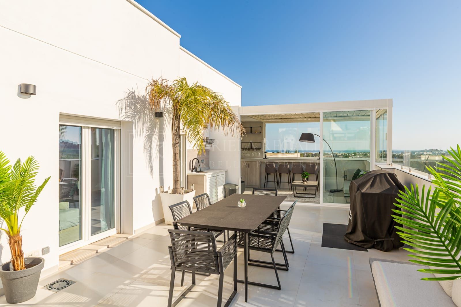 Stunning Refurbished Penthouse with Panoramic Views and Prime Location
