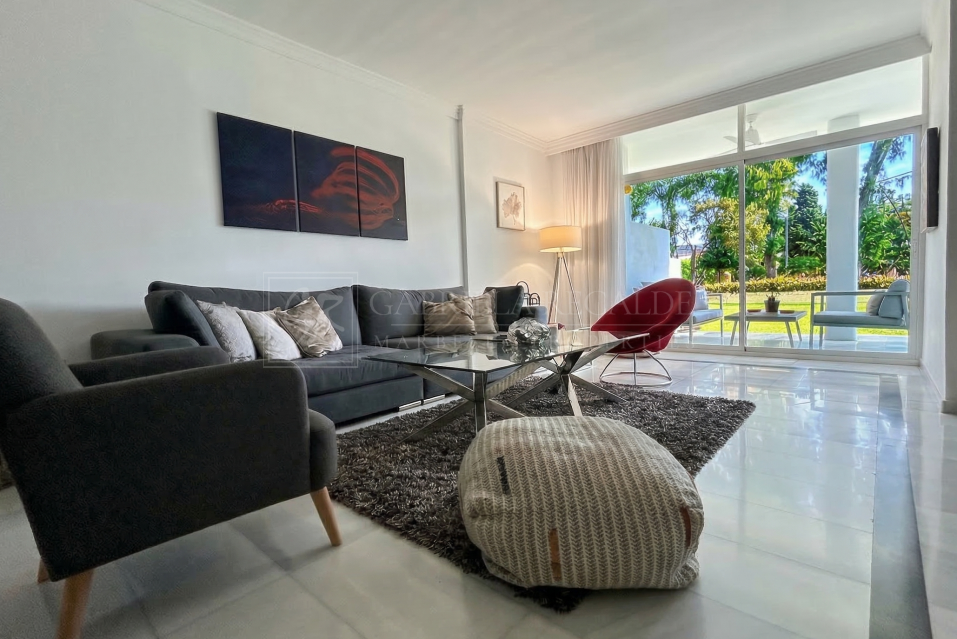 Elegant Beachside Apartment in Prestigious La Alcazaba Community