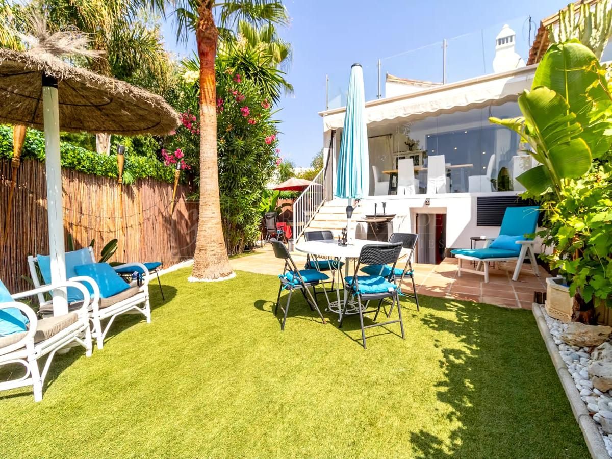 Charming Beachside Villa with Sea Views