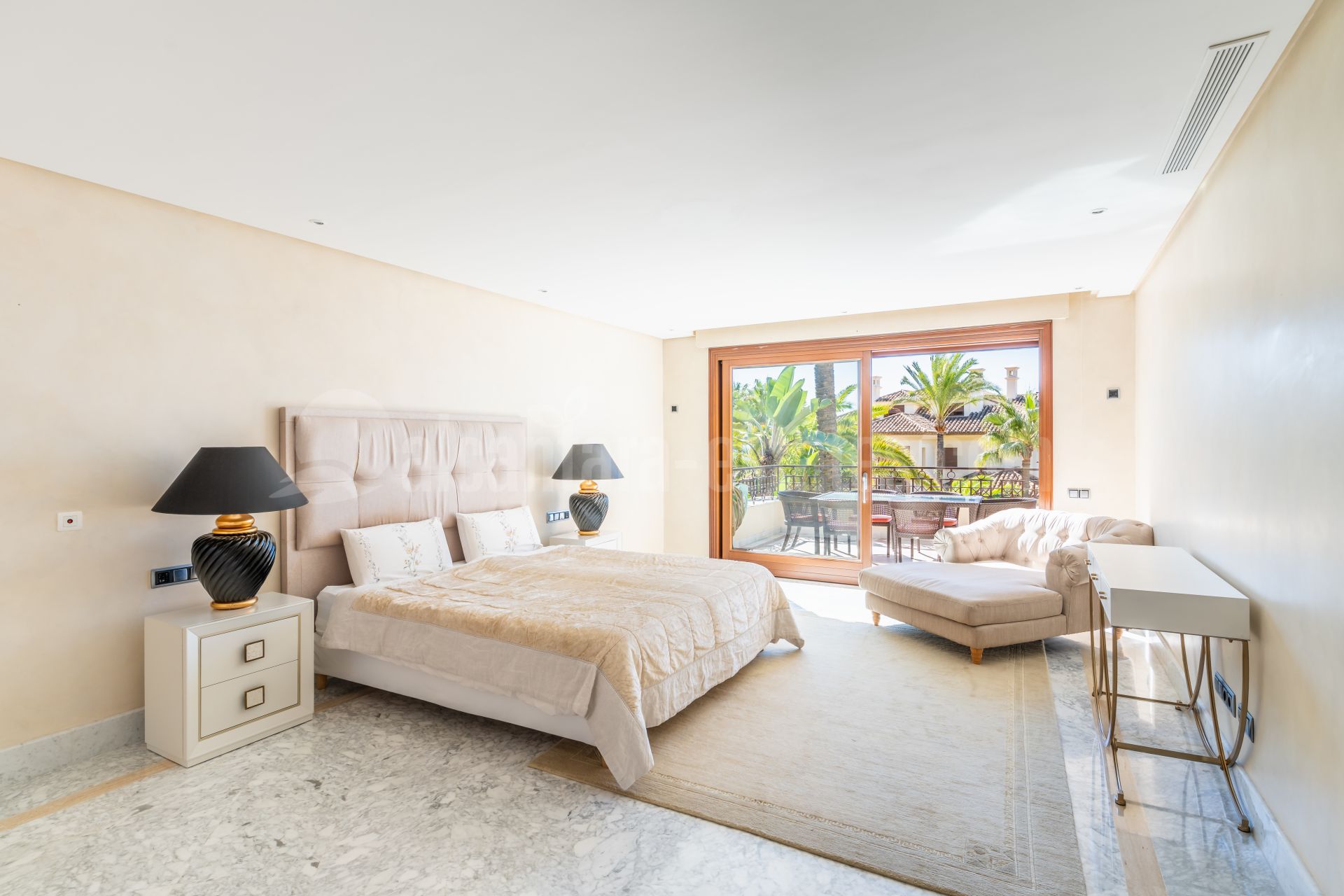 Apartamento en Los Monteros Playa, Marbella