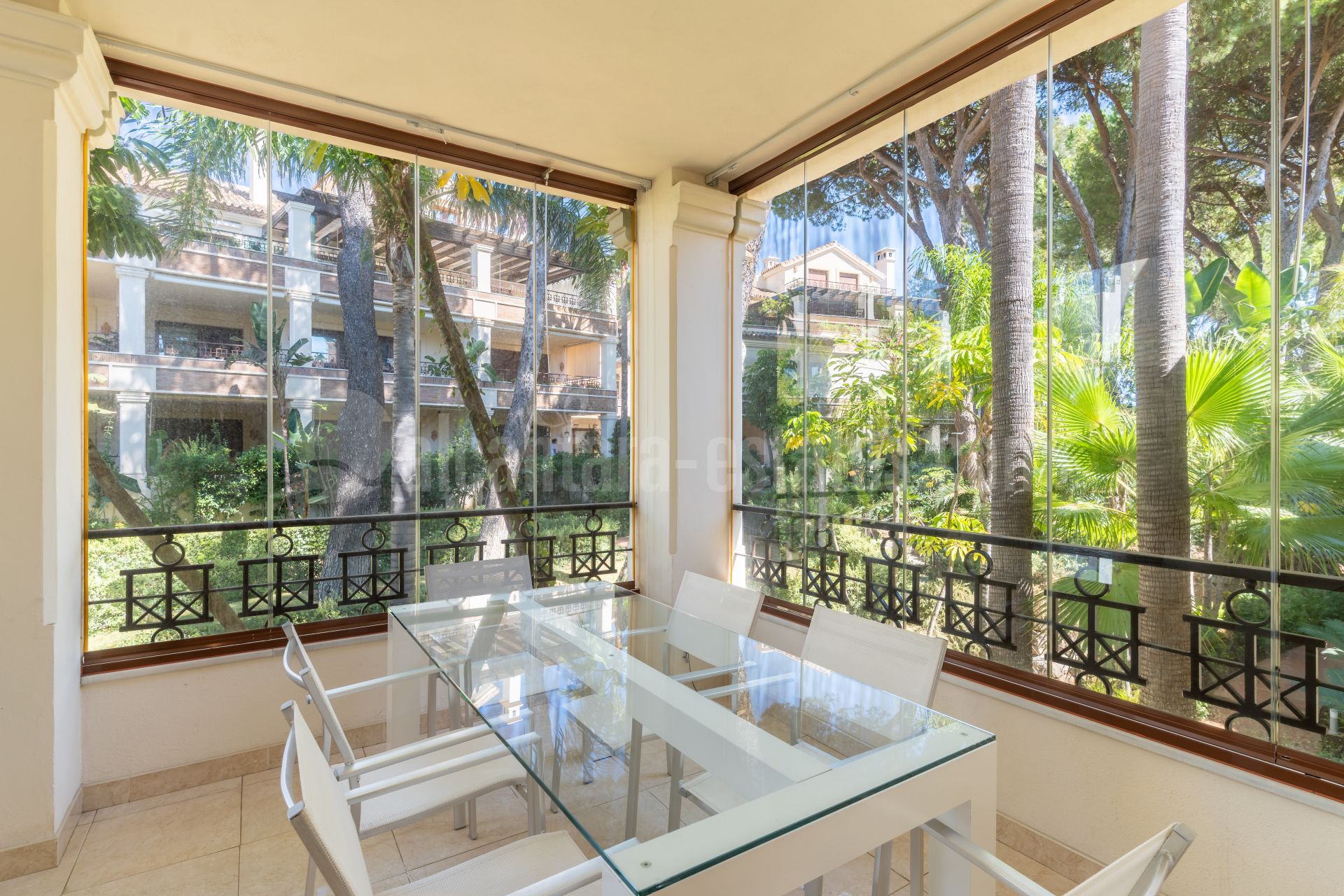 Apartamento en Los Monteros Playa, Marbella