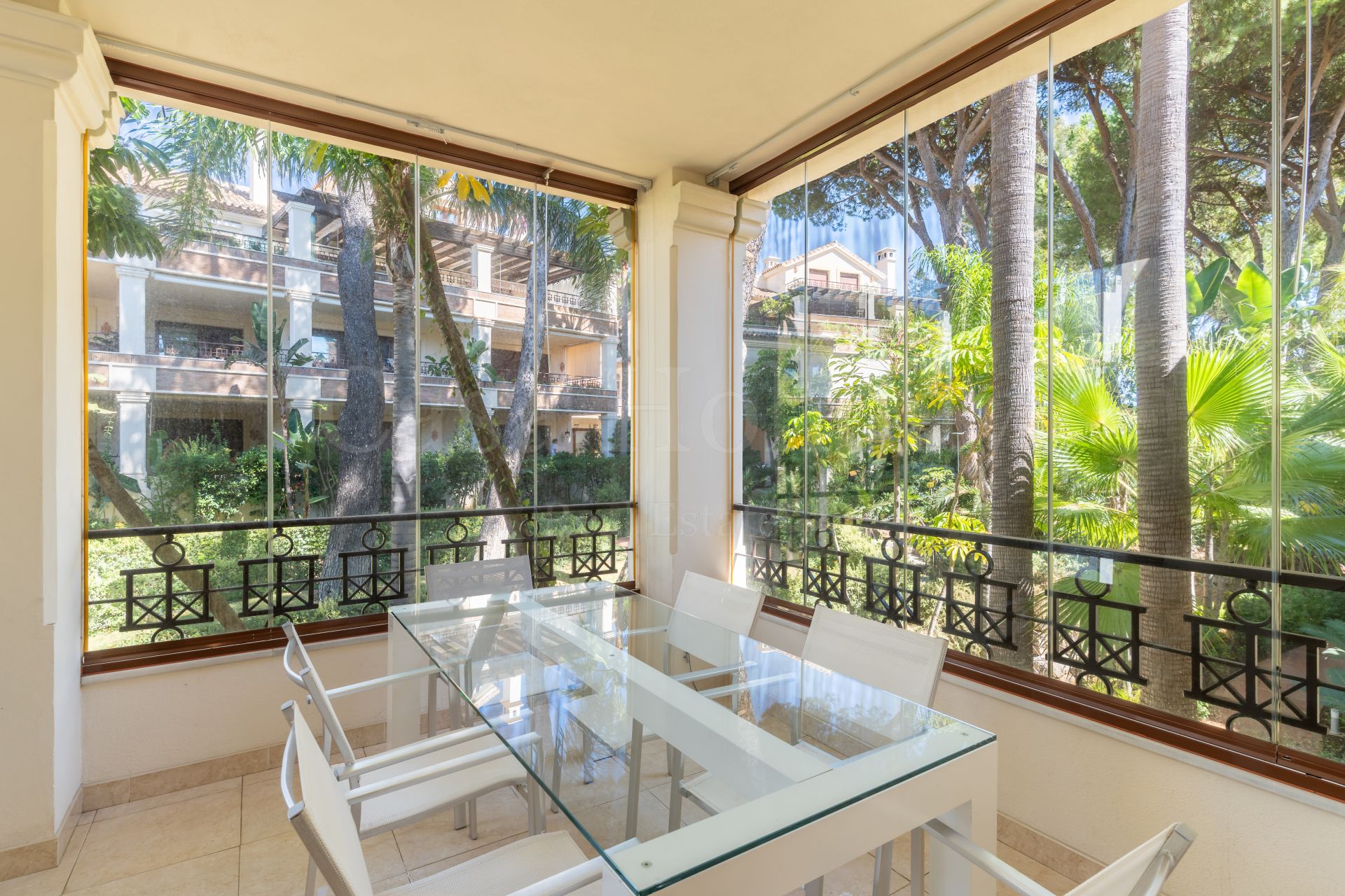 Apartamento en Los Monteros Playa, Marbella