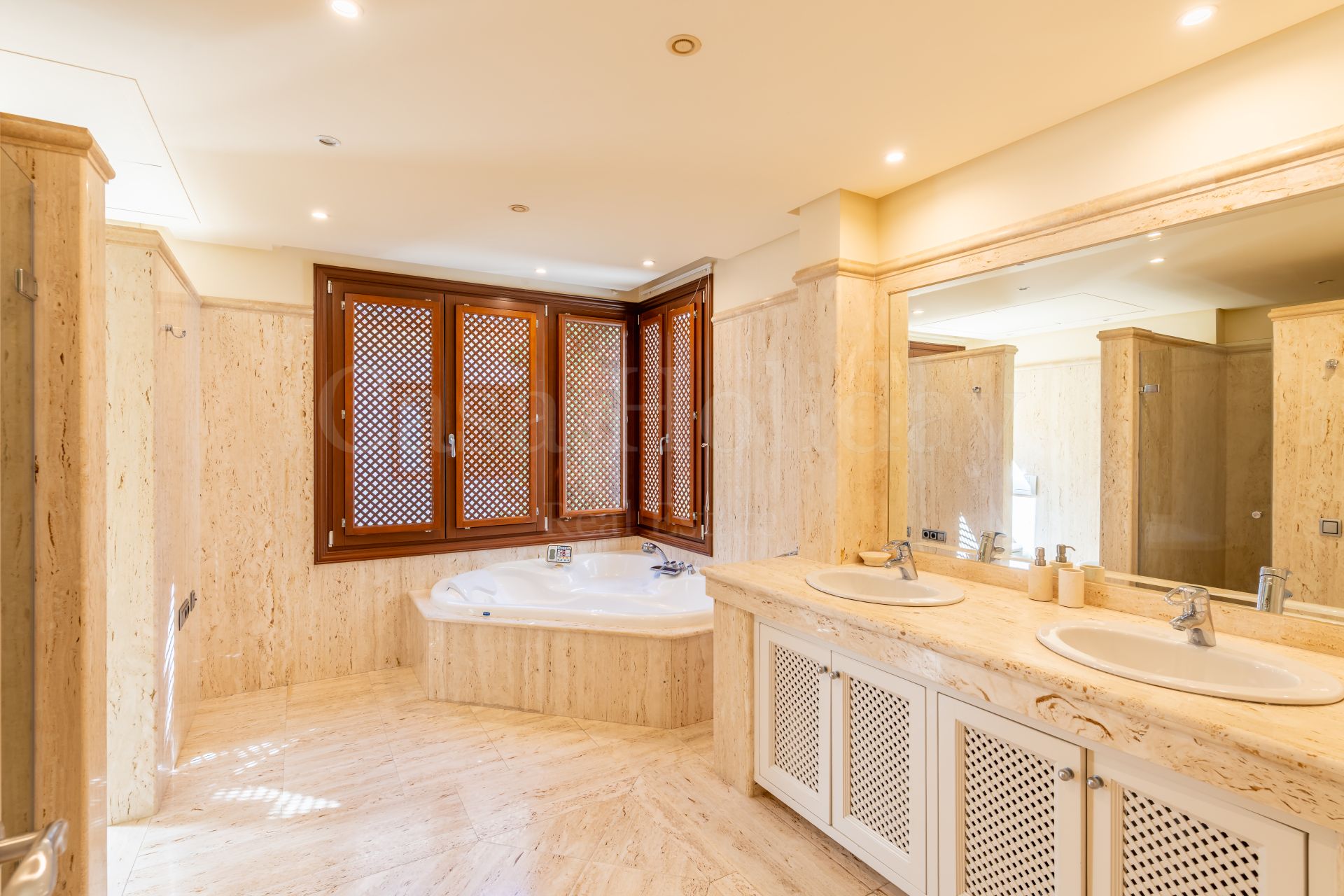 Apartamento en Los Monteros Playa, Marbella