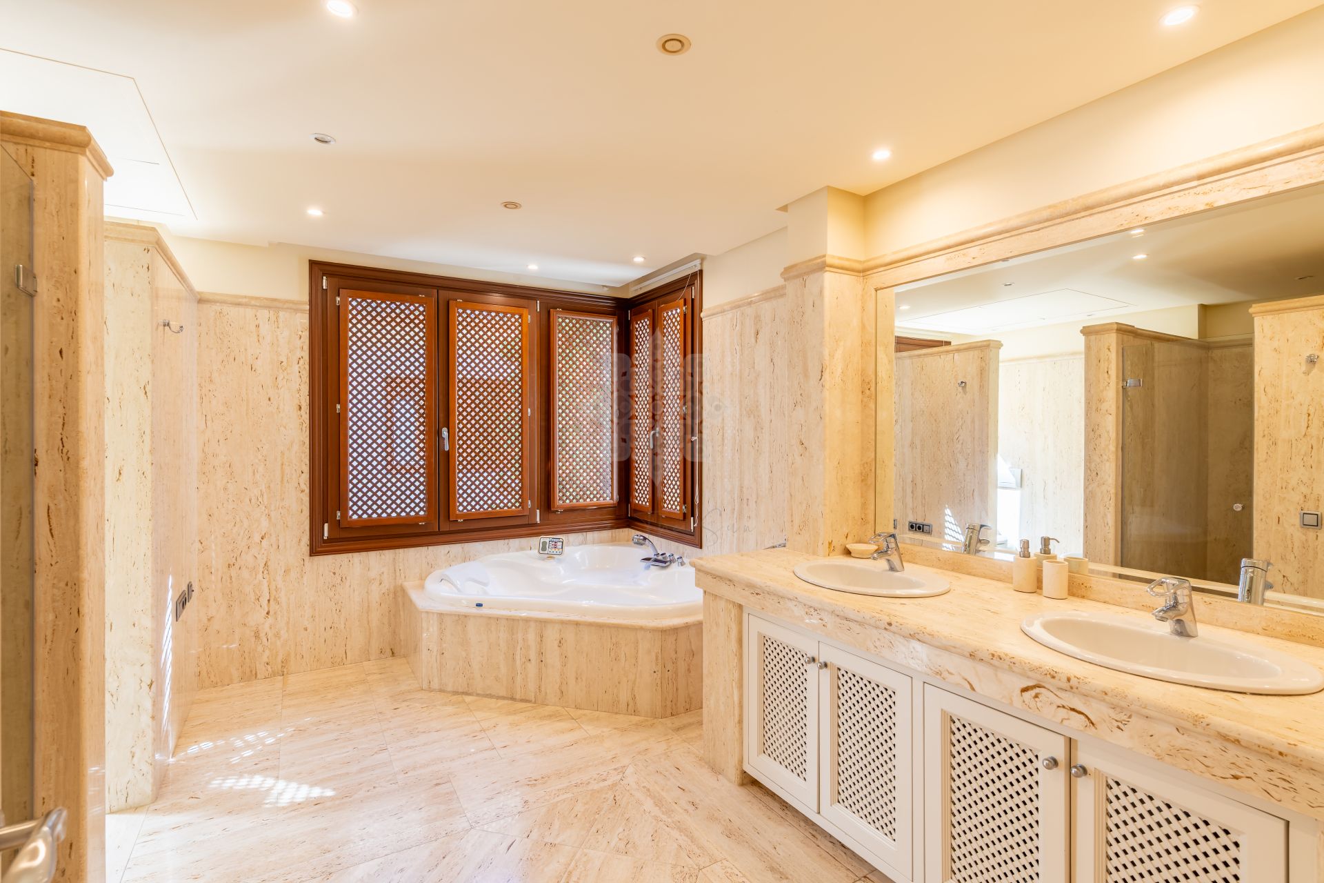Apartment in Los Monteros Playa, Marbella