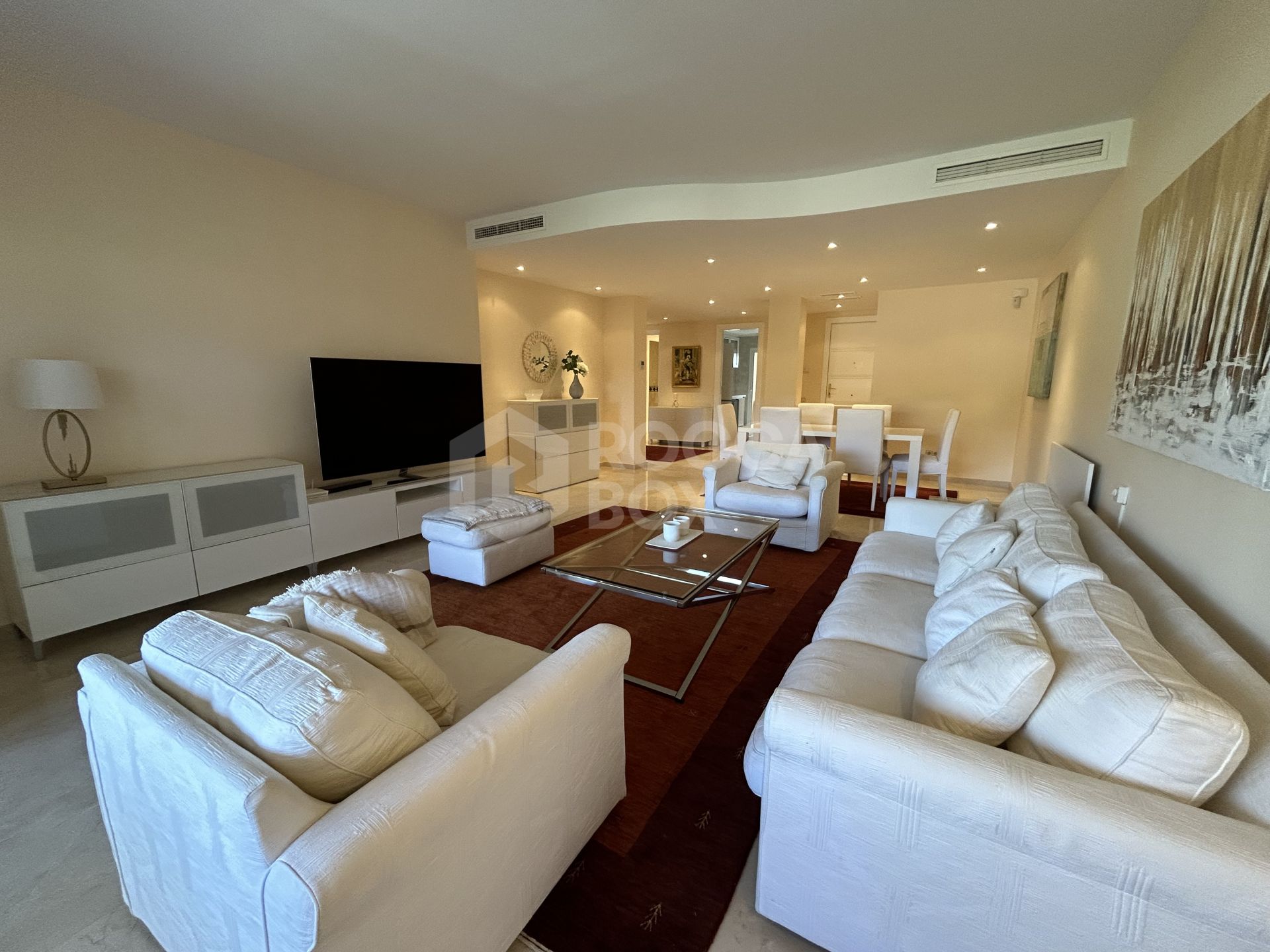 Luxurious renovated and tastefully furnished flat in Altamira Golf Río Real Marbella